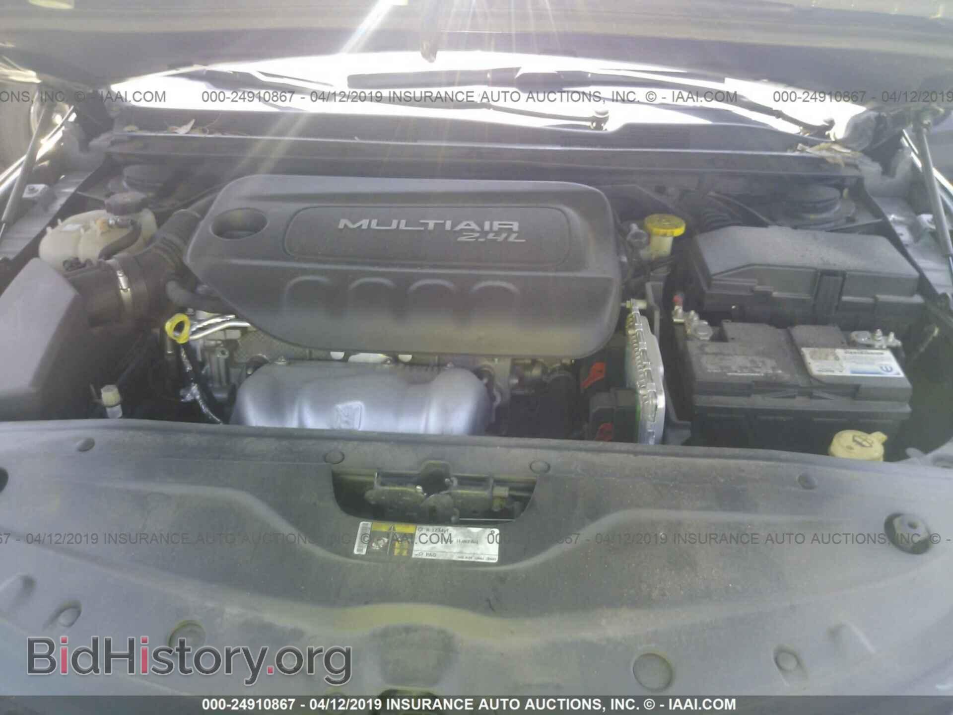 2016 CHRYSLER 200 - VIN: 1C3CCCAB2GN112032 - Photo 10