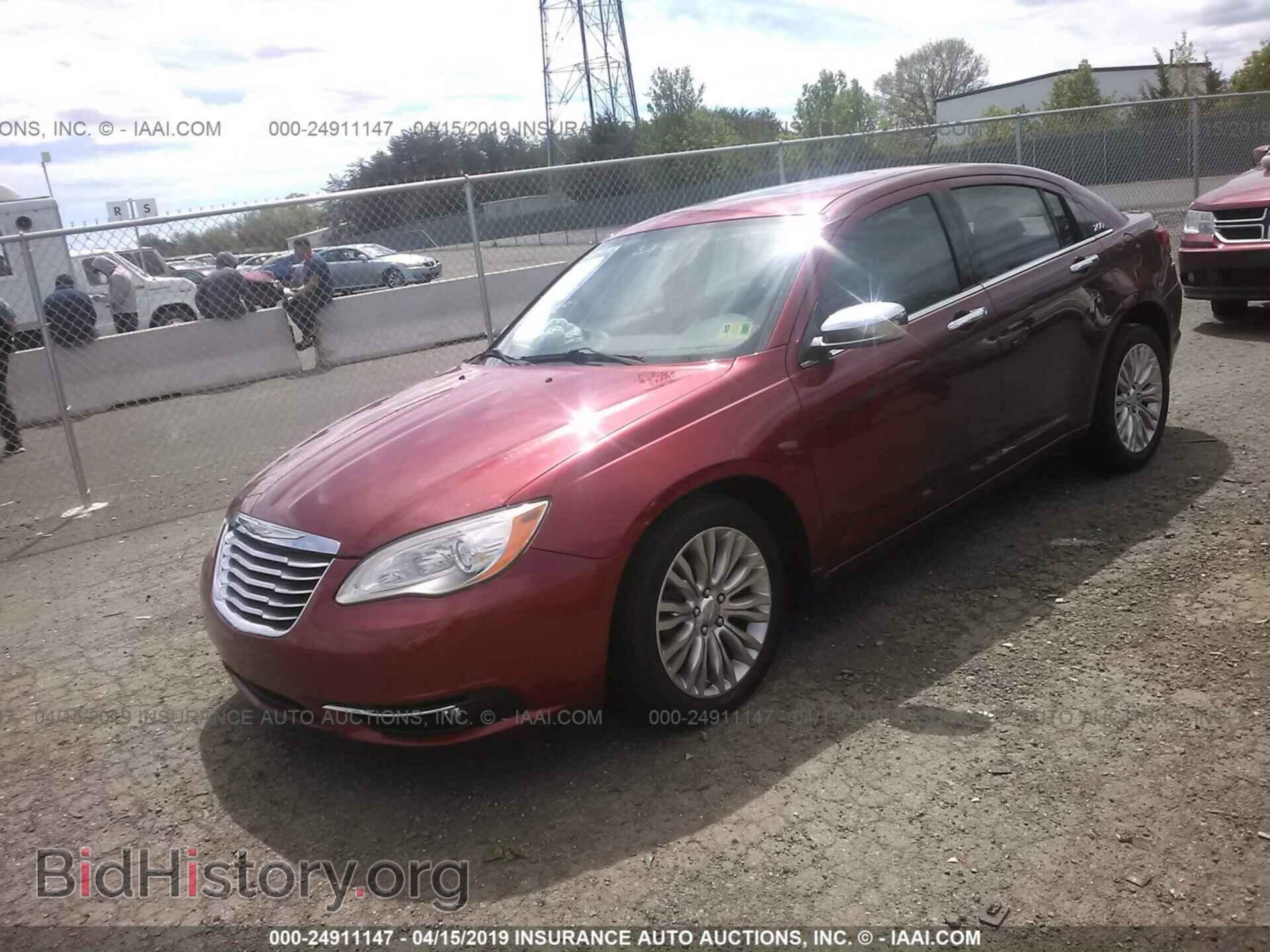 2011 CHRYSLER 200 - VIN: 1C3BC2FBXBN595583 - Фото 2