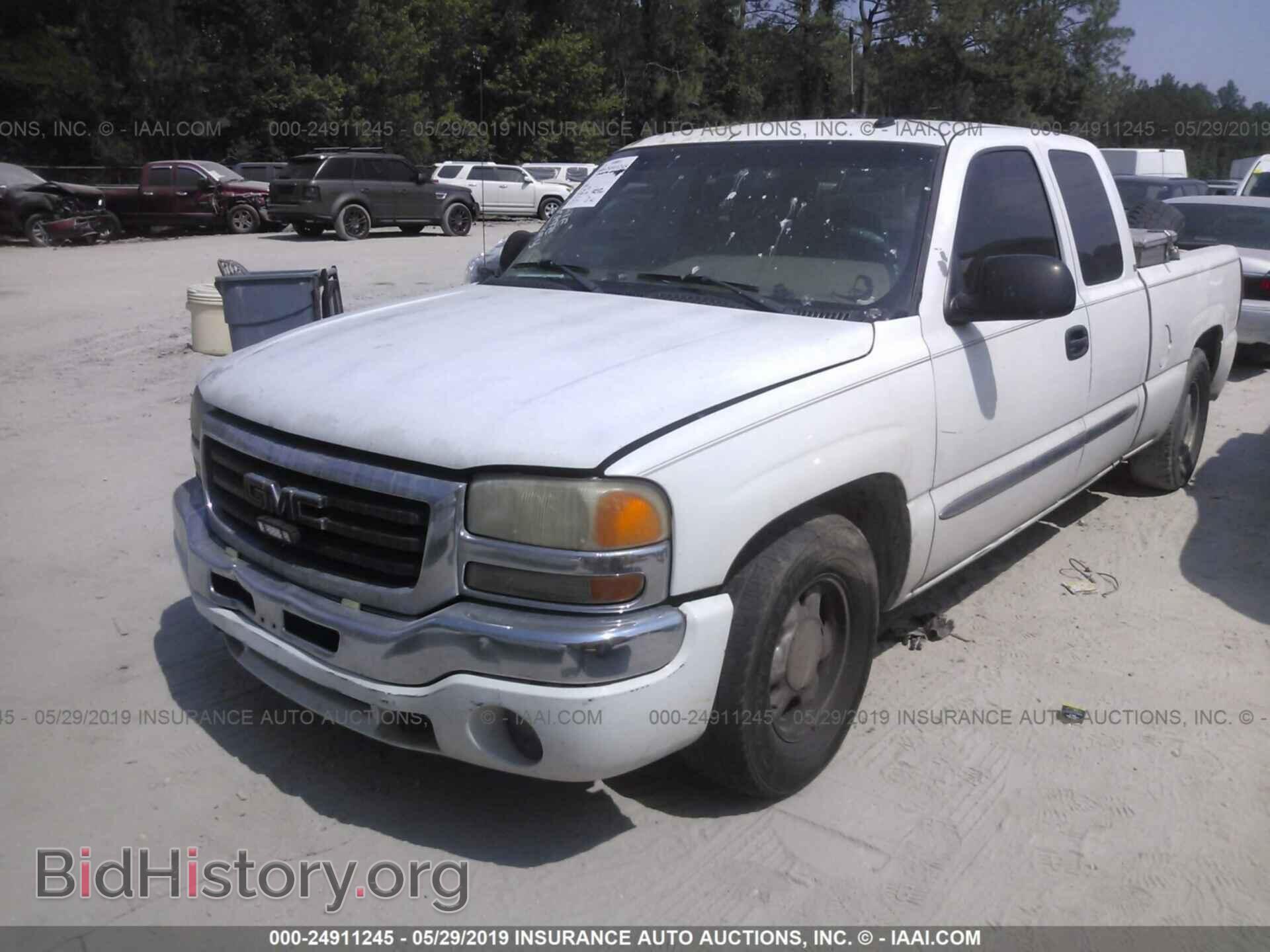 2003 GMC NEW SIERRA - VIN: 2GTEC19TX31104116 - Фото 2