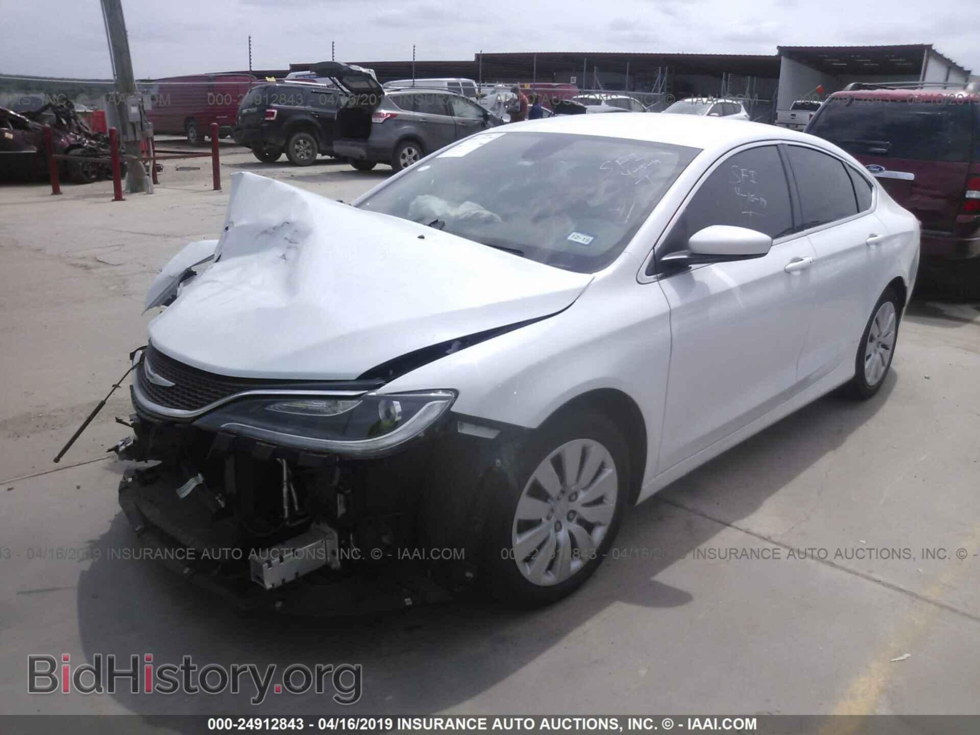 2016 CHRYSLER 200 - VIN: 1C3CCCFB7GN120653 - Фото 2
