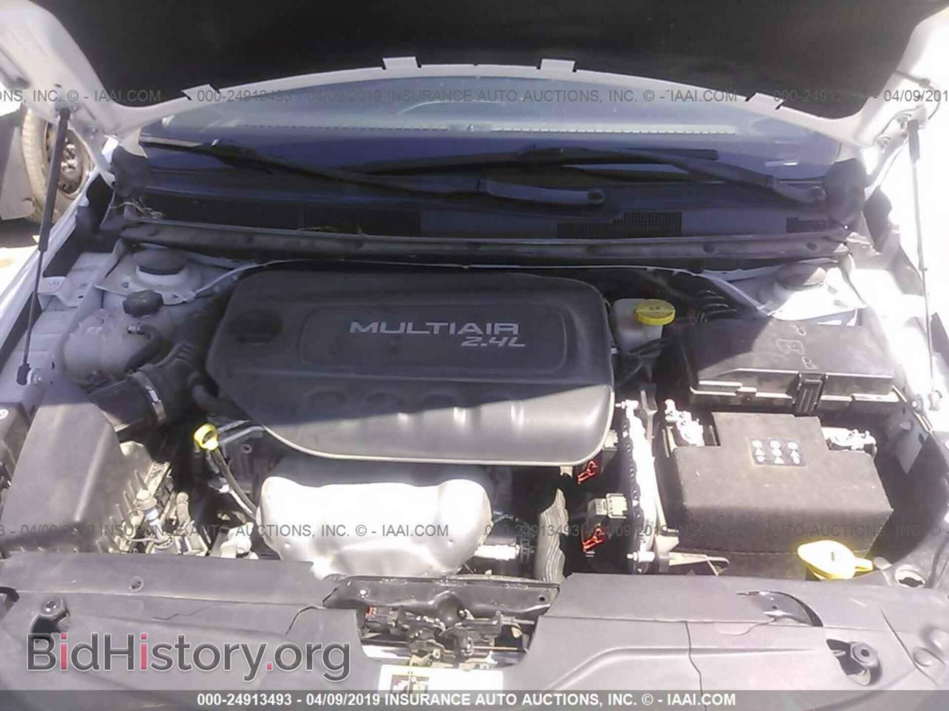 2016 CHRYSLER 200 - VIN: 1C3CCCAB3GN112427 - Фото 10