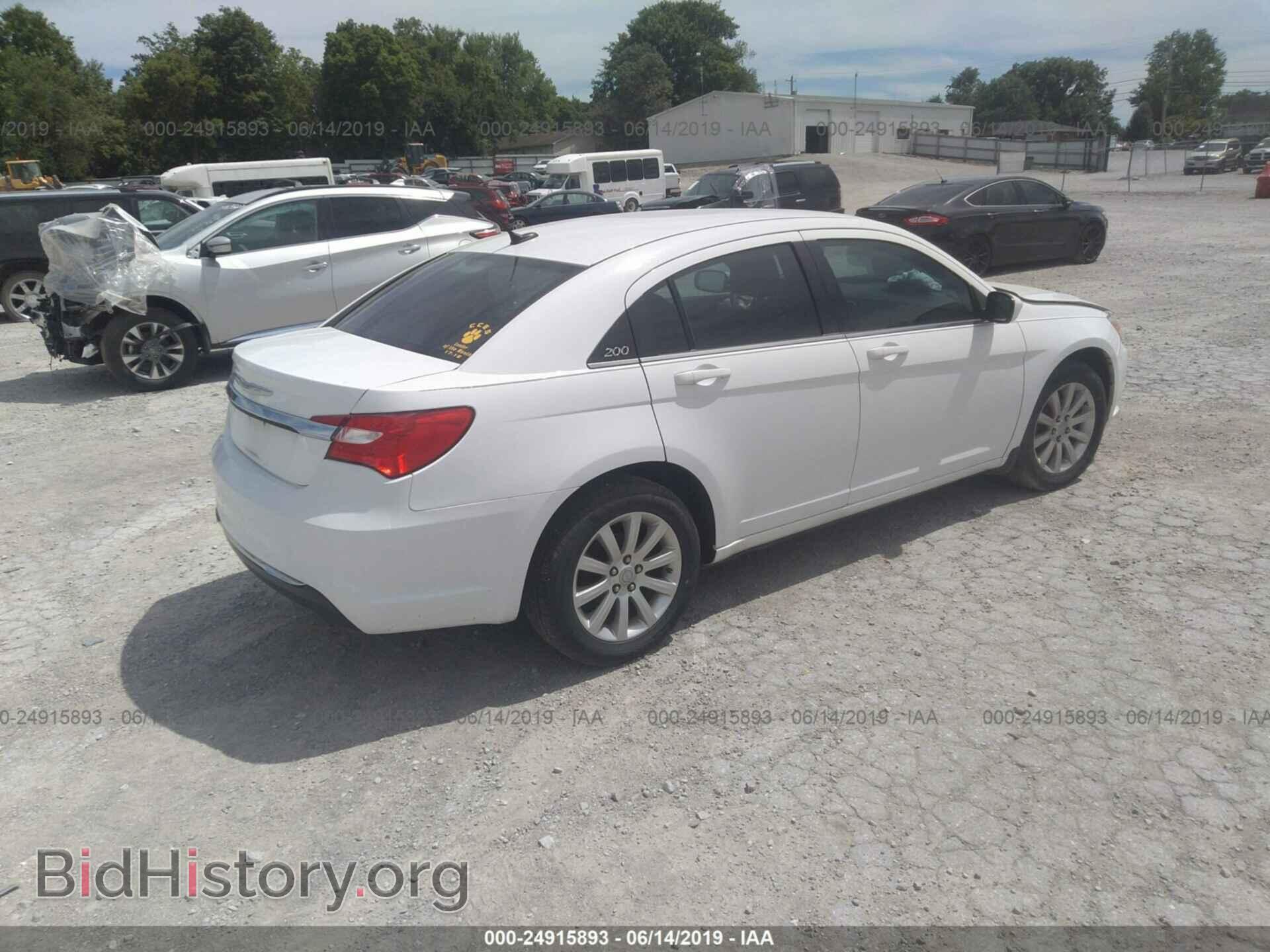 2011 CHRYSLER 200 - VIN: 1C3BC1FB3BN585939 - Photo 4