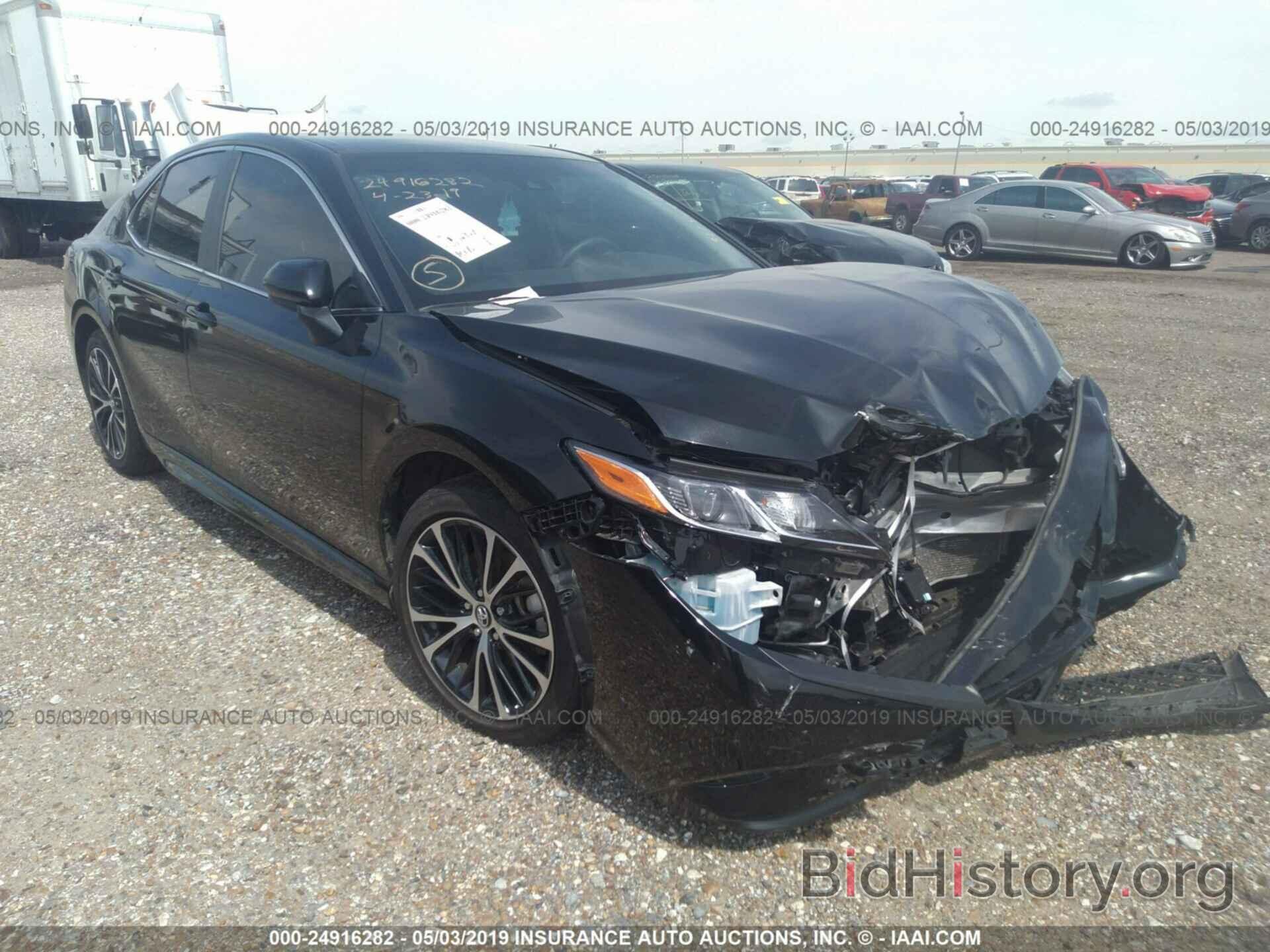 Photo 4T1B11HK3JU525061 - TOYOTA CAMRY 2018