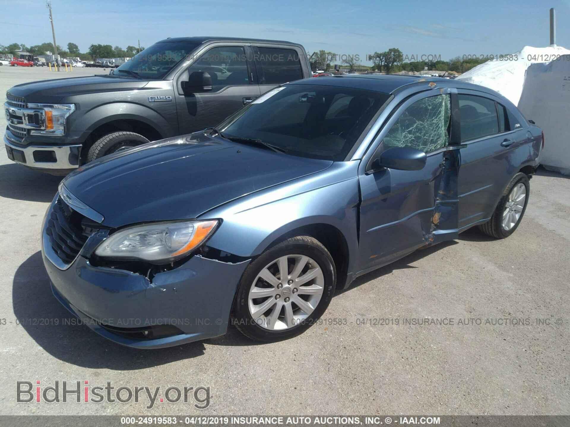 2011 CHRYSLER 200 - VIN: 1C3BC1FG4BN552654 - Photo 2