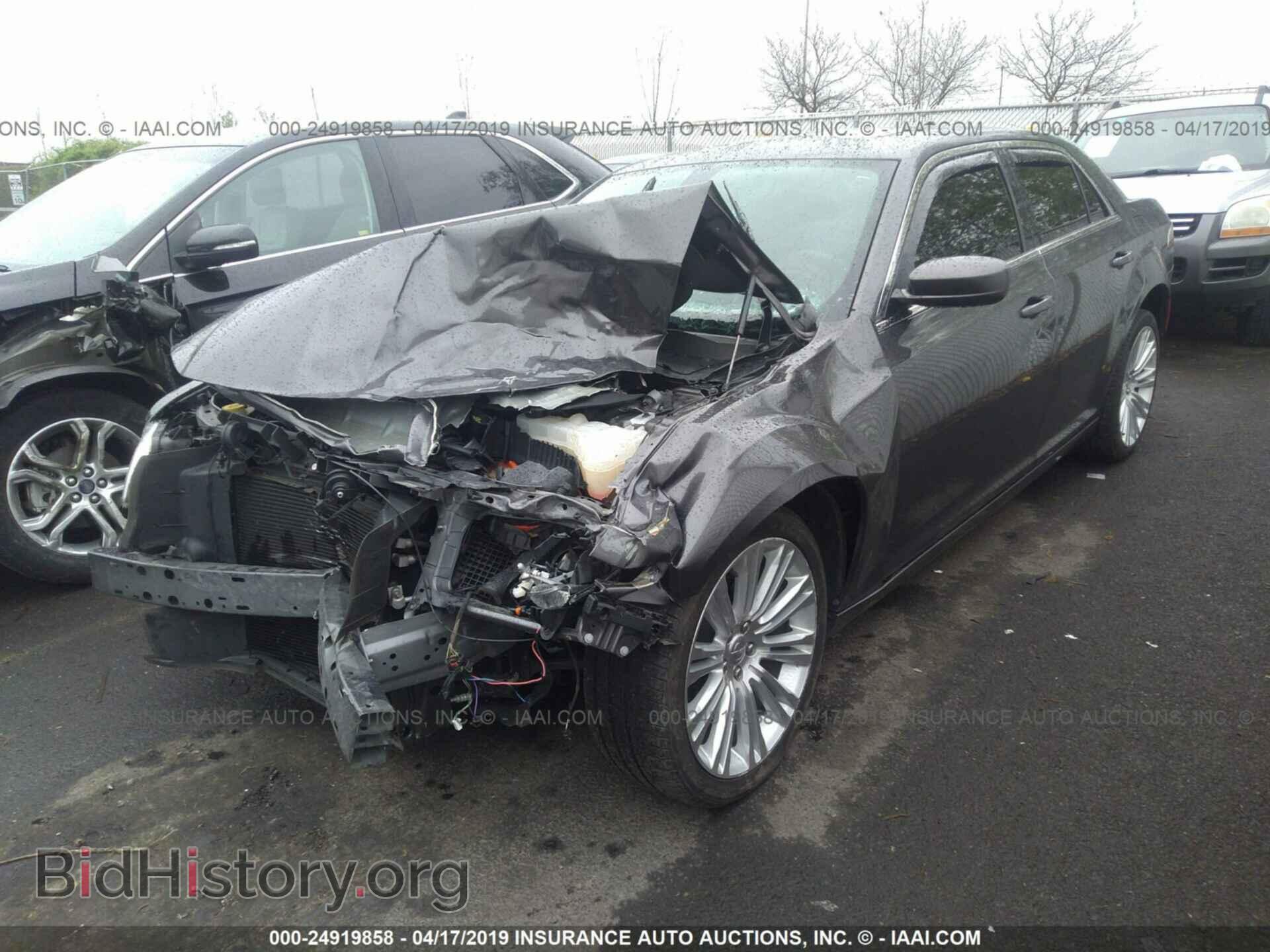 2016 CHRYSLER 300 - VIN: 2C3CCAAG3GH135165 - Фото 2