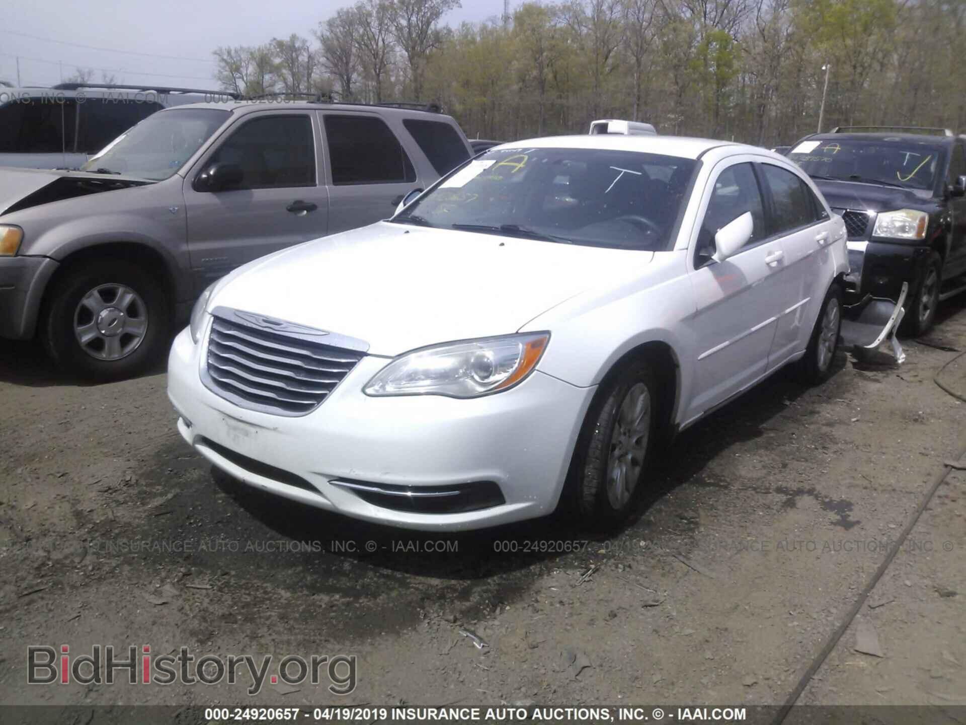 2012 CHRYSLER 200 - VIN: 1C3CCBAB3CN202276 - Фото 2