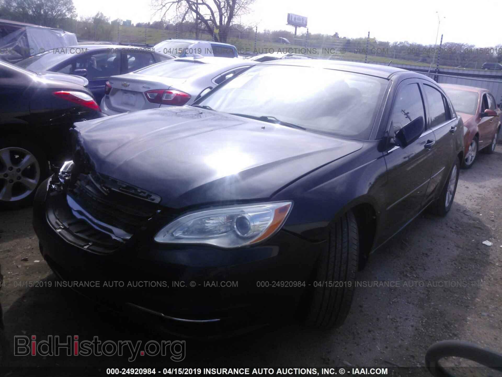 2011 CHRYSLER 200 - VIN: 1C3BC1FG6BN552848 - Фото 2