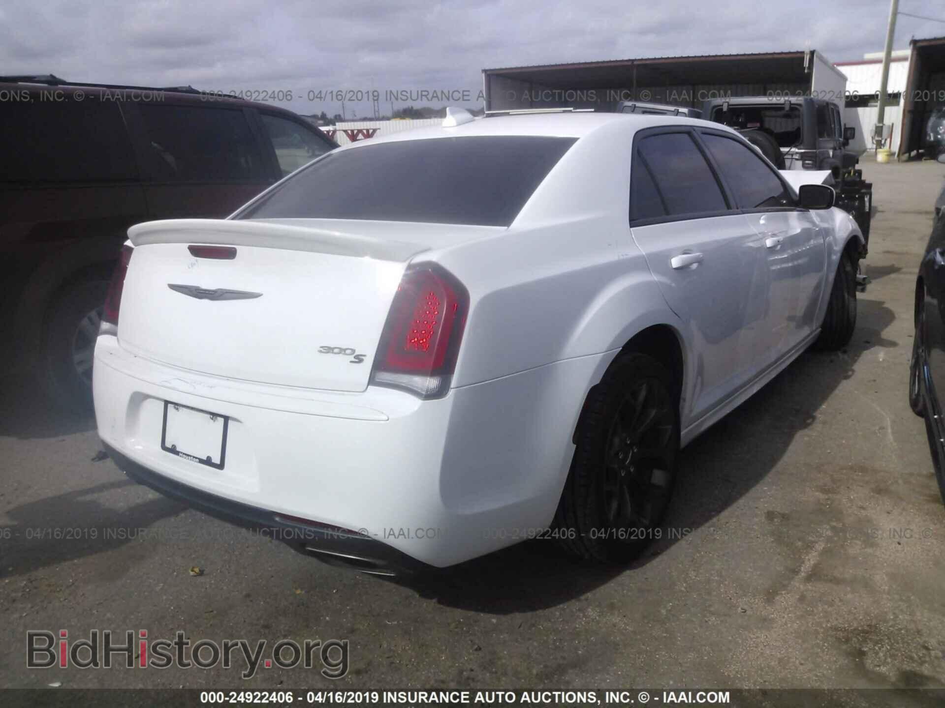 2017 CHRYSLER 300 - VIN: 2C3CCABG5HH667646 - Фото 4