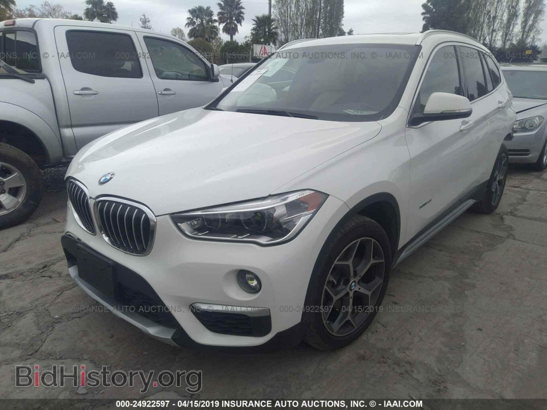 2017 BMW X1 - VIN: WBXHT3Z35H4A57782 - Фото 2