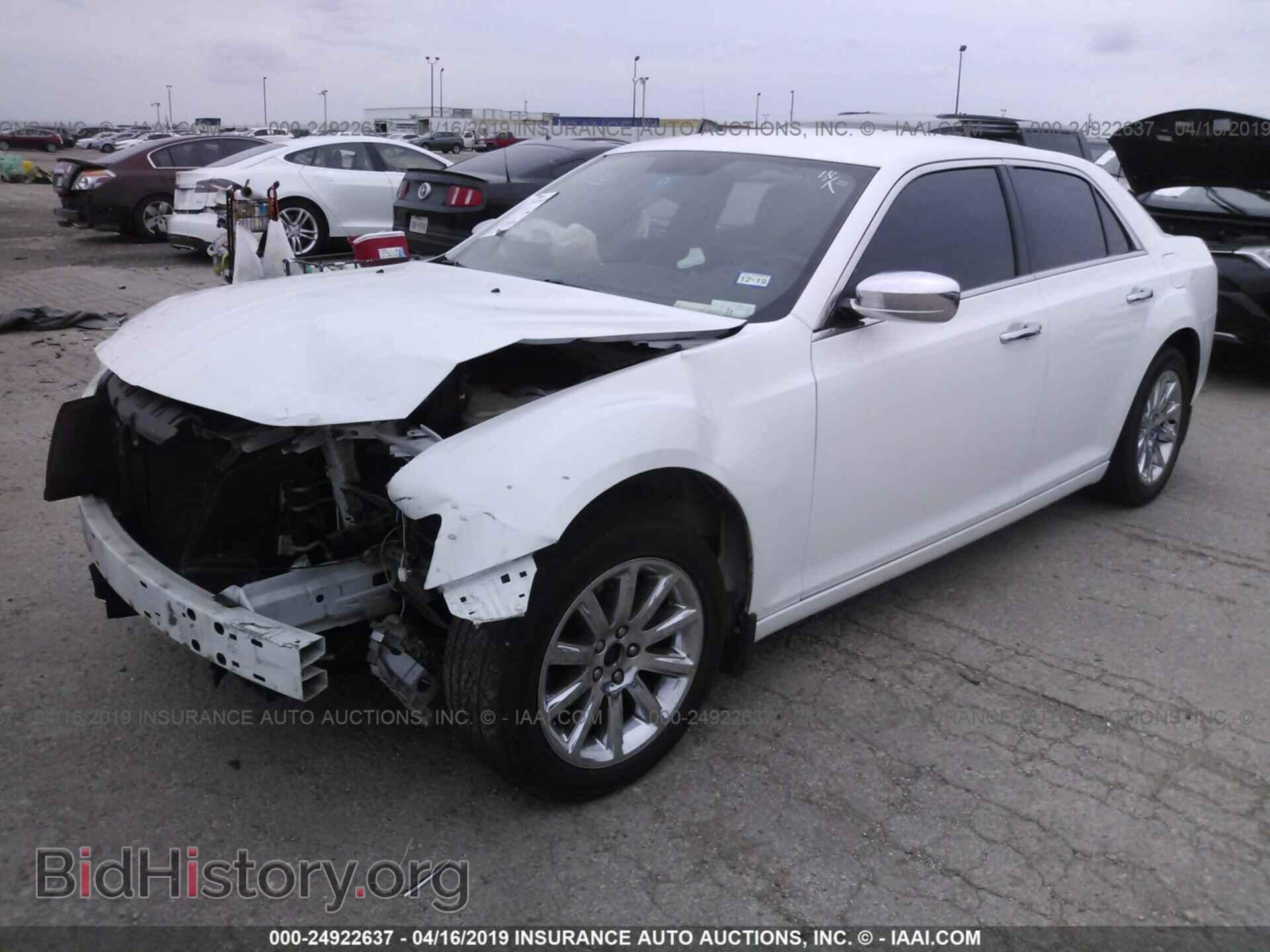 2011 CHRYSLER 300 - VIN: 2C3CA5CG3BH581433 - Фото 2