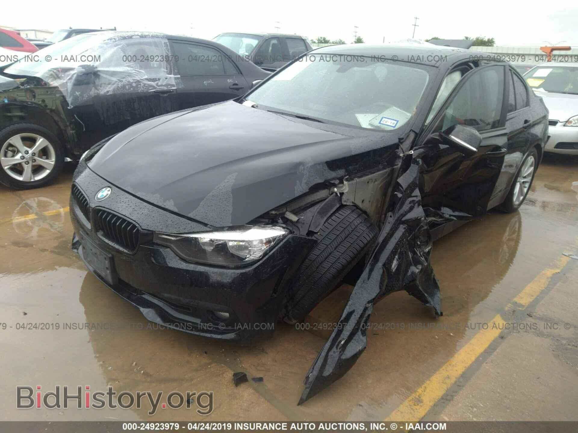 2016 BMW 320 - VIN: WBA8E1G56GNU11036 - Фото 2