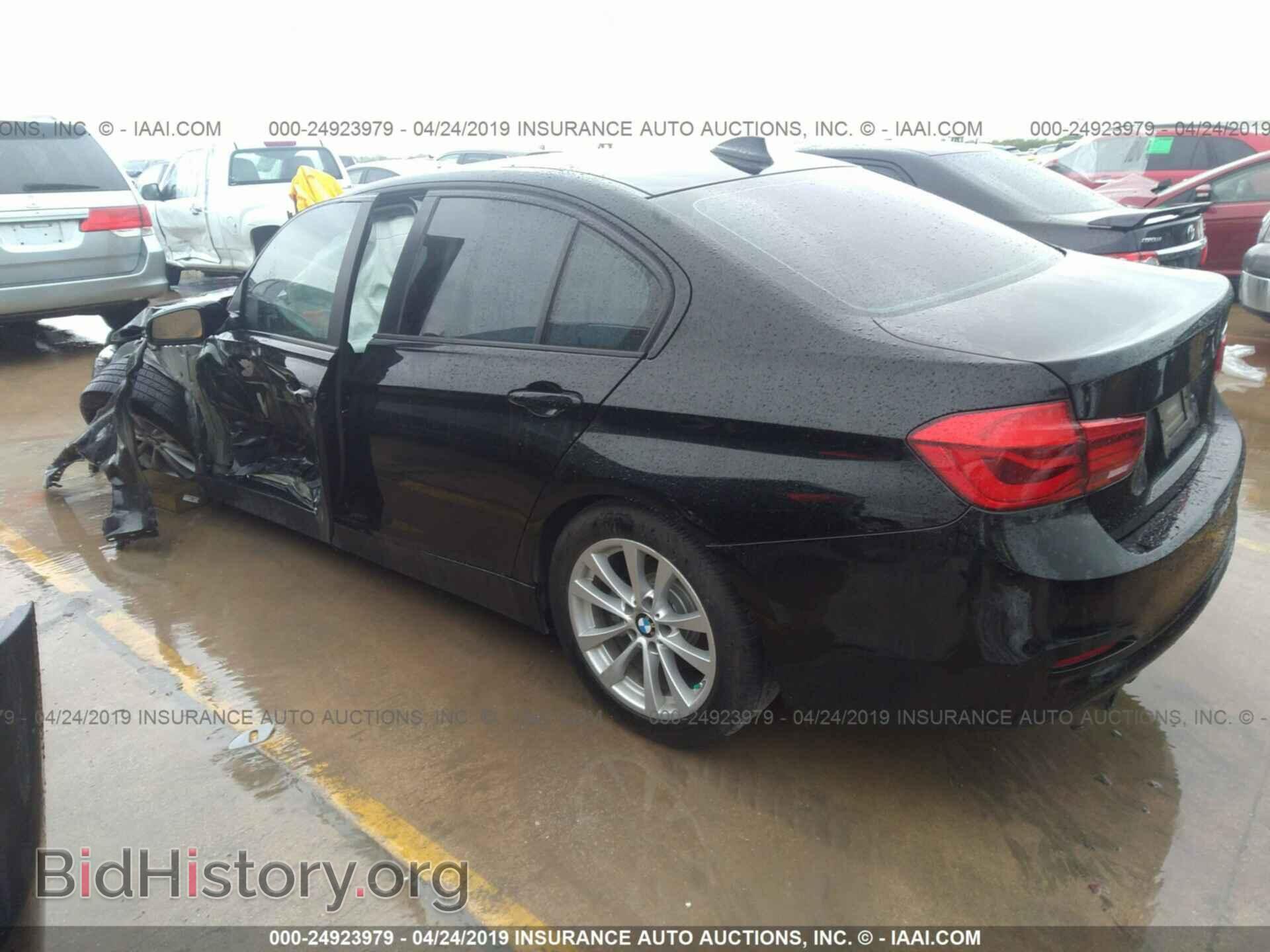 2016 BMW 320 - VIN: WBA8E1G56GNU11036 - Фото 3