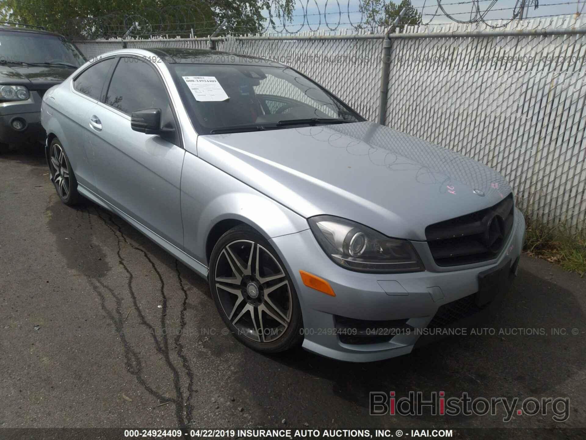 Photo WDDGJ4HB6DG050252 - MERCEDES-BENZ C 2013