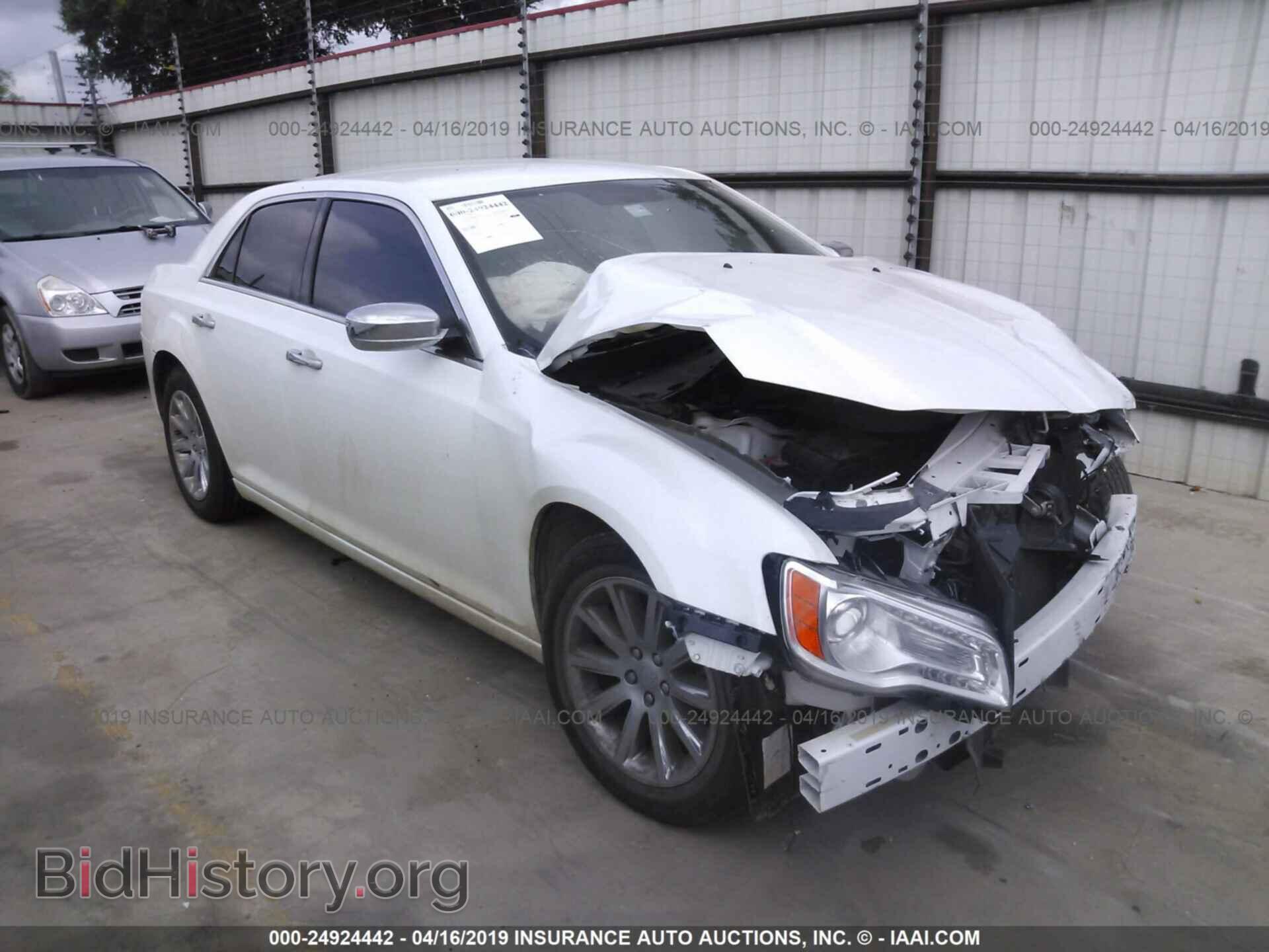 Фотография 2C3CA5CG9BH591996 - CHRYSLER 300 2011
