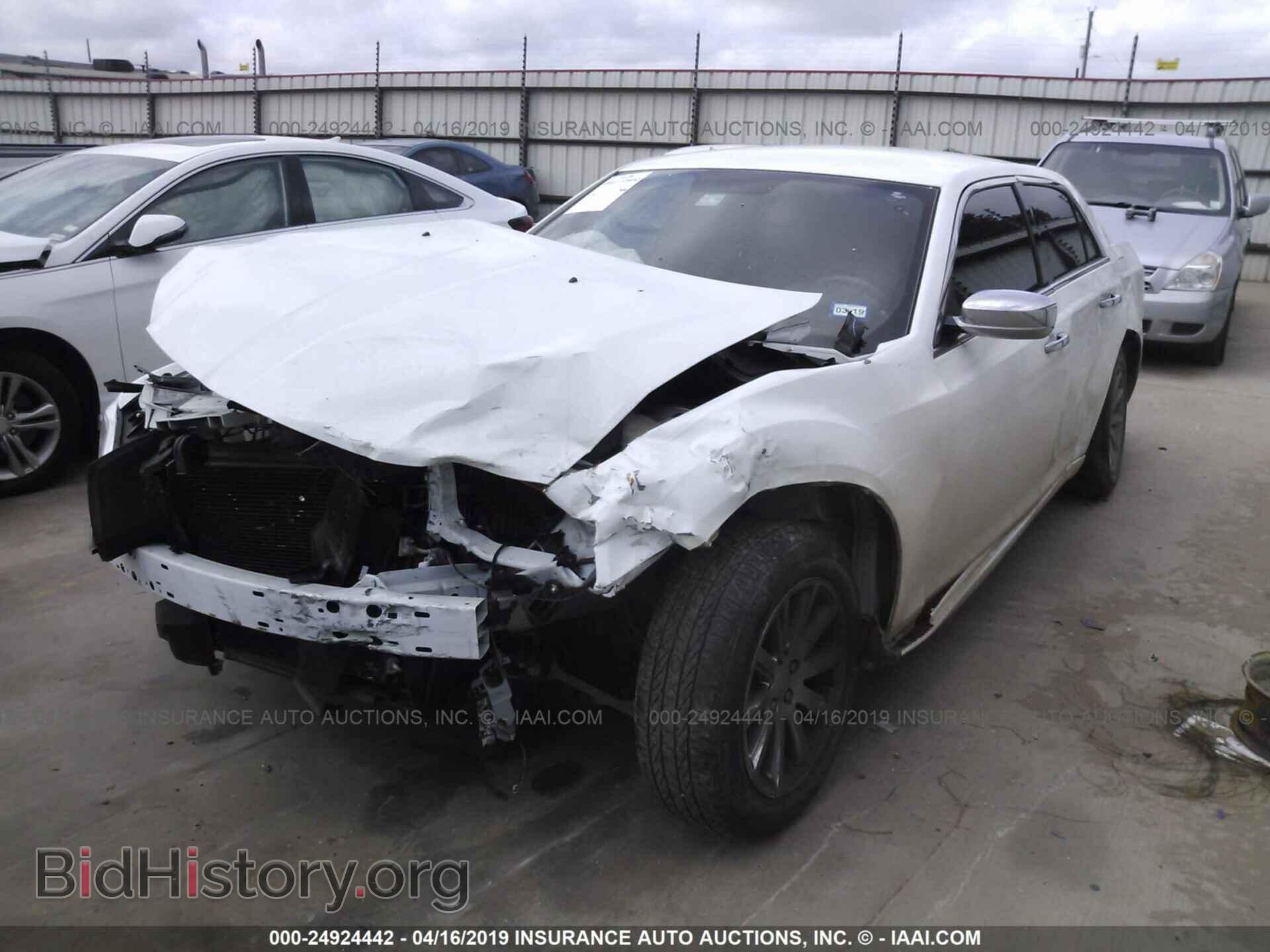 2011 CHRYSLER 300 - VIN: 2C3CA5CG9BH591996 - Фото 2