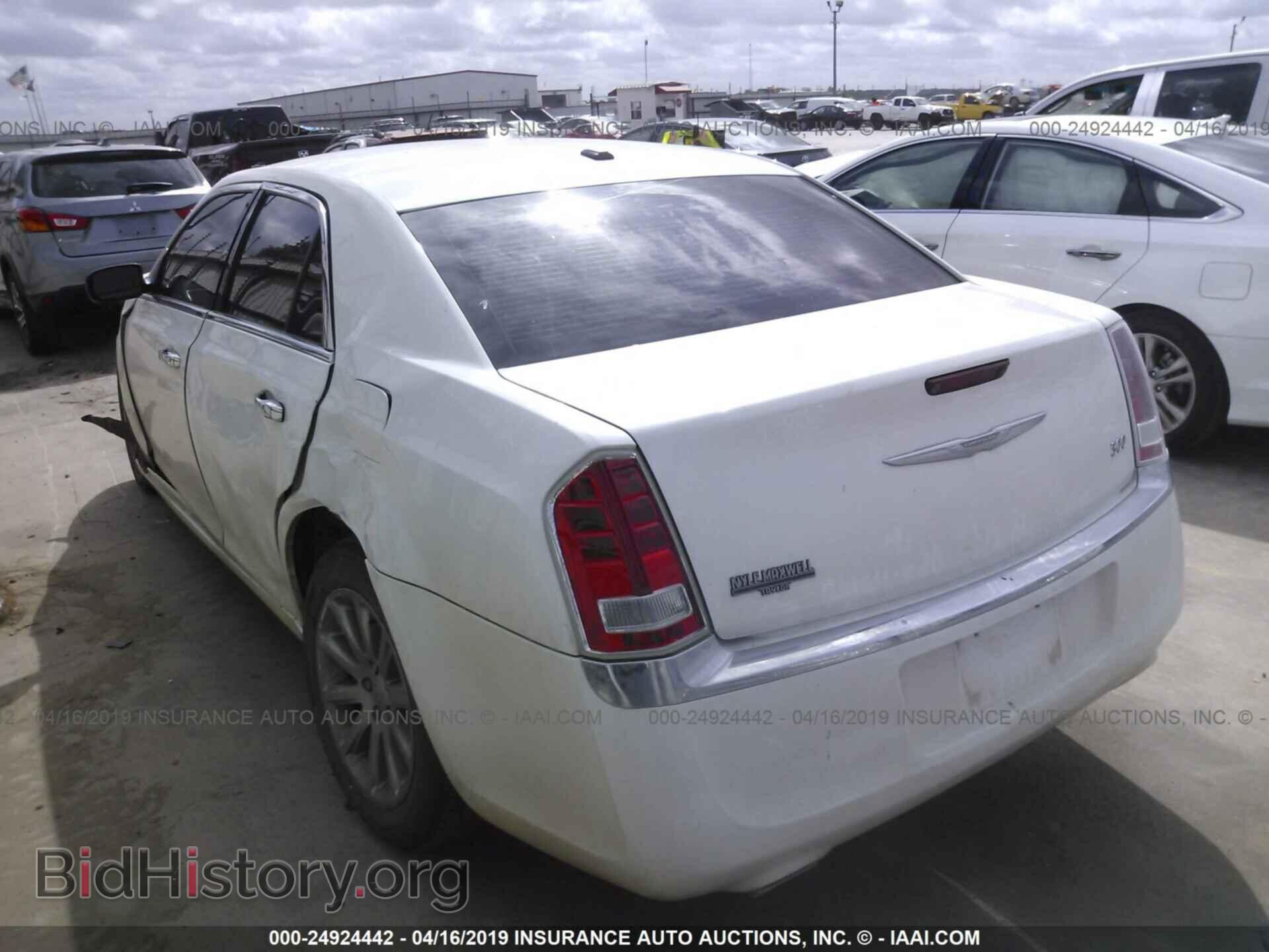 2011 CHRYSLER 300 - VIN: 2C3CA5CG9BH591996 - Фото 3