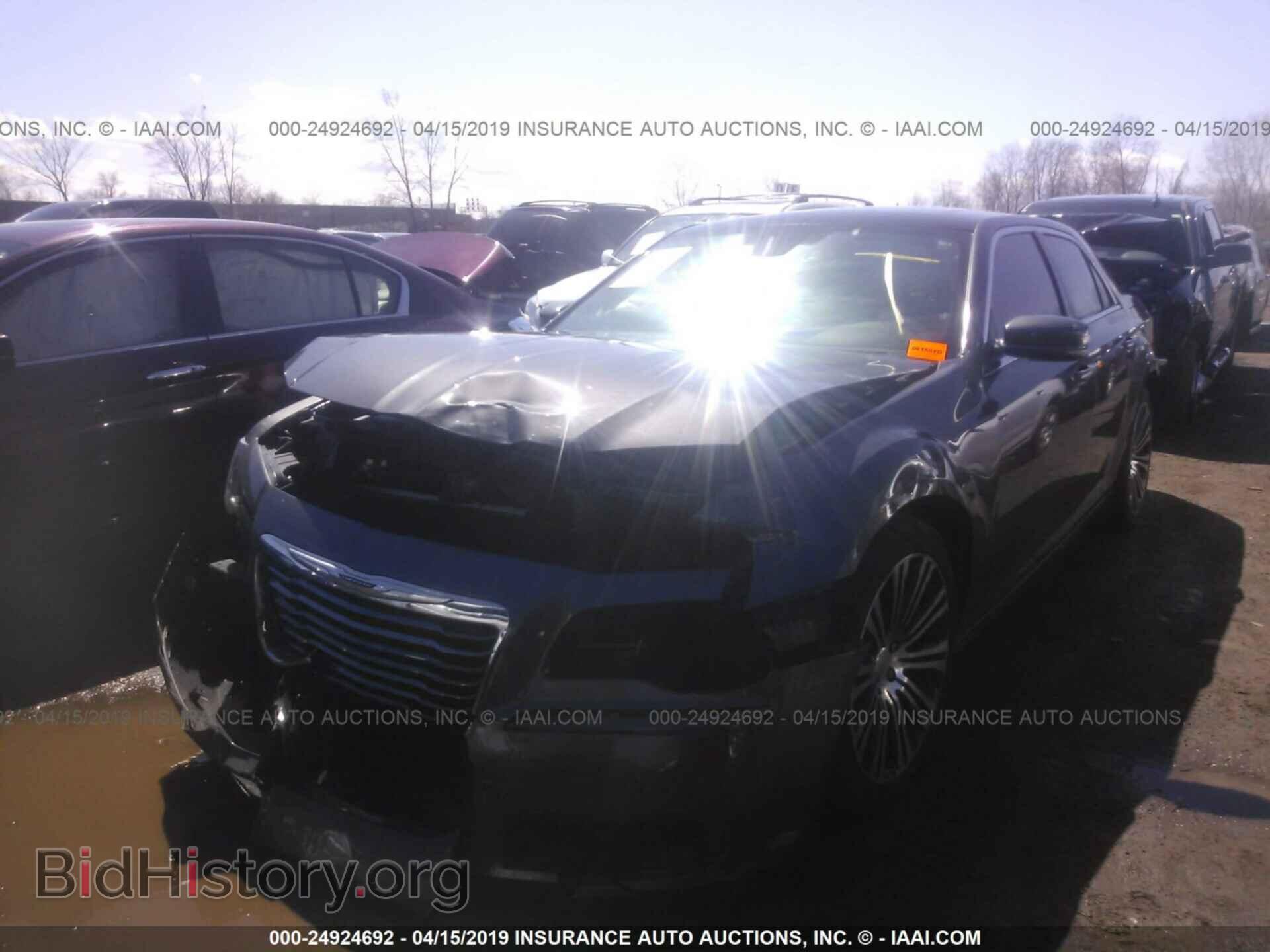 2013 CHRYSLER 300 - VIN: 2C3CCABTXDH651532 - Фото 2