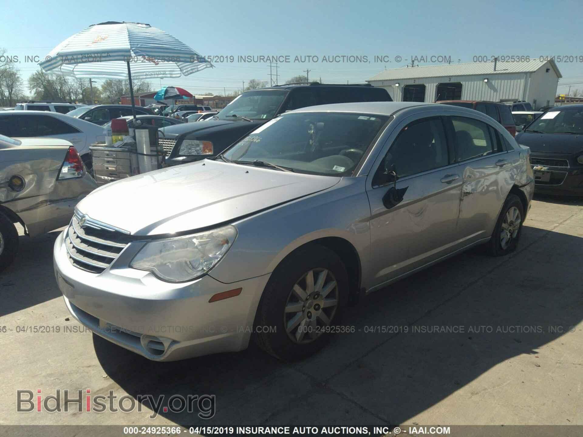 2010 CHRYSLER SEBRING - VIN: 1C3CC4FBXAN134821 - Фото 2