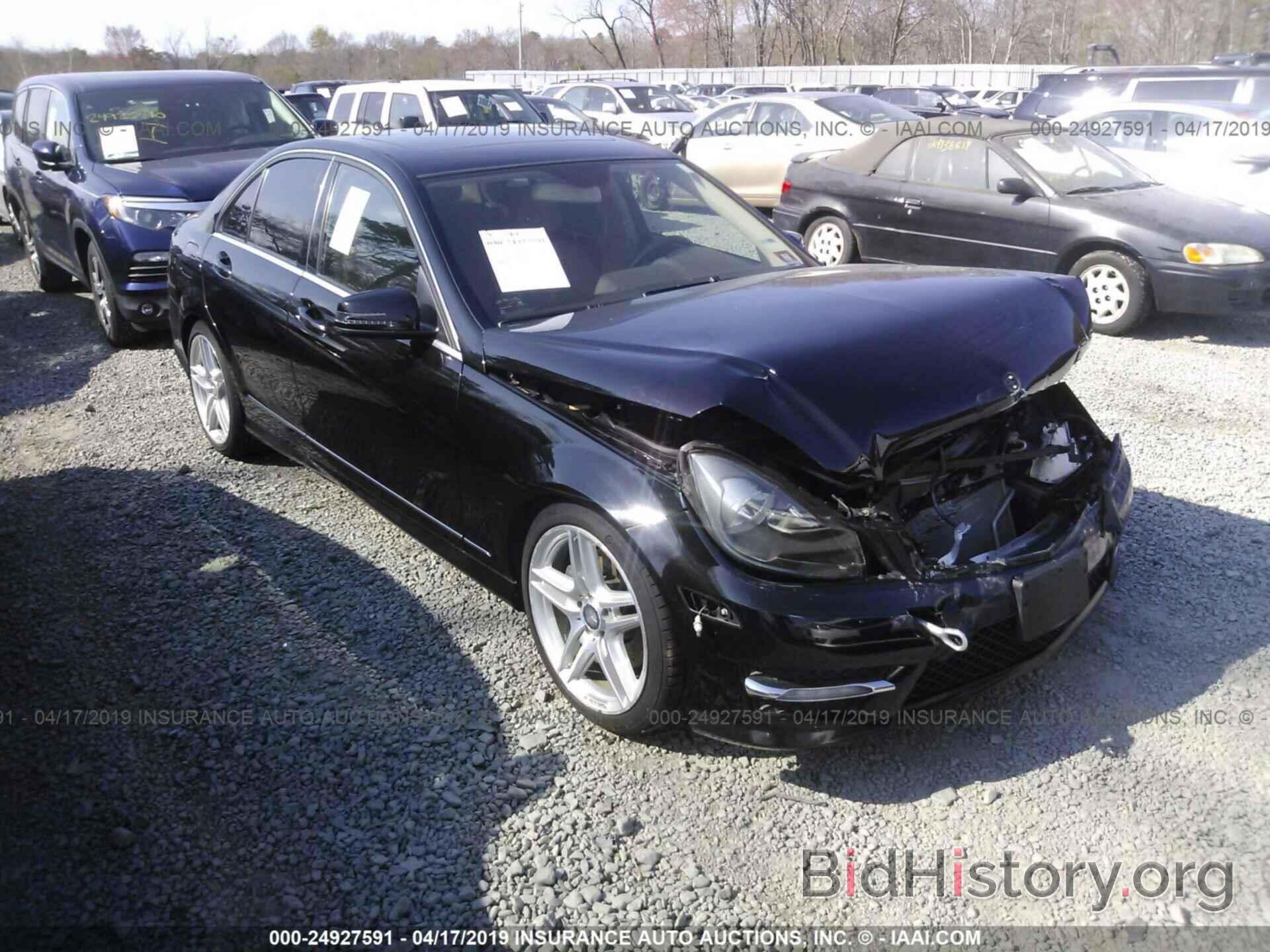 Photo WDDGF8AB8DR263050 - MERCEDES-BENZ C 2013