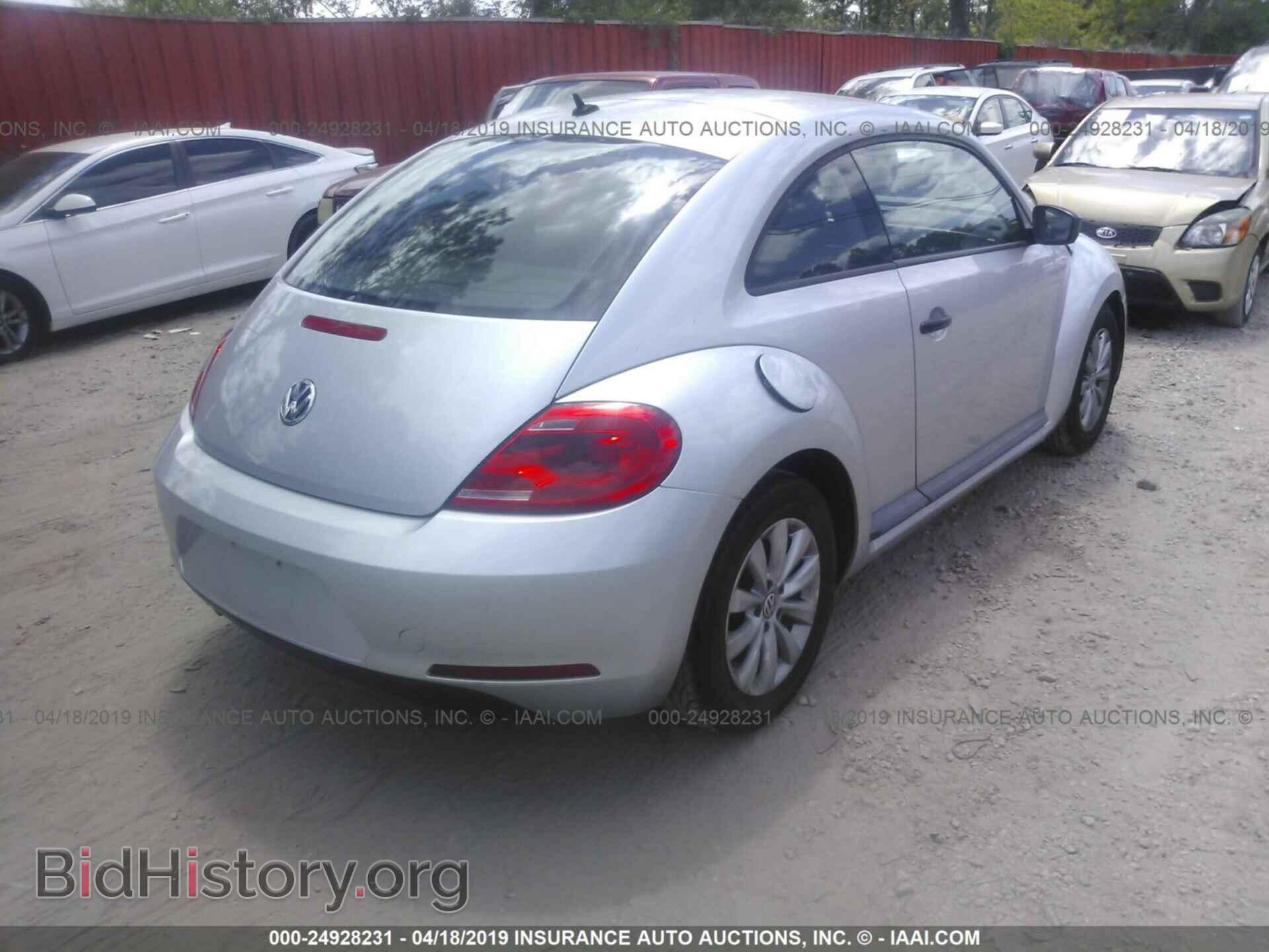 2013 VOLKSWAGEN BEETLE - VIN: 3VWFX7AT8DM603978 - Фото 4