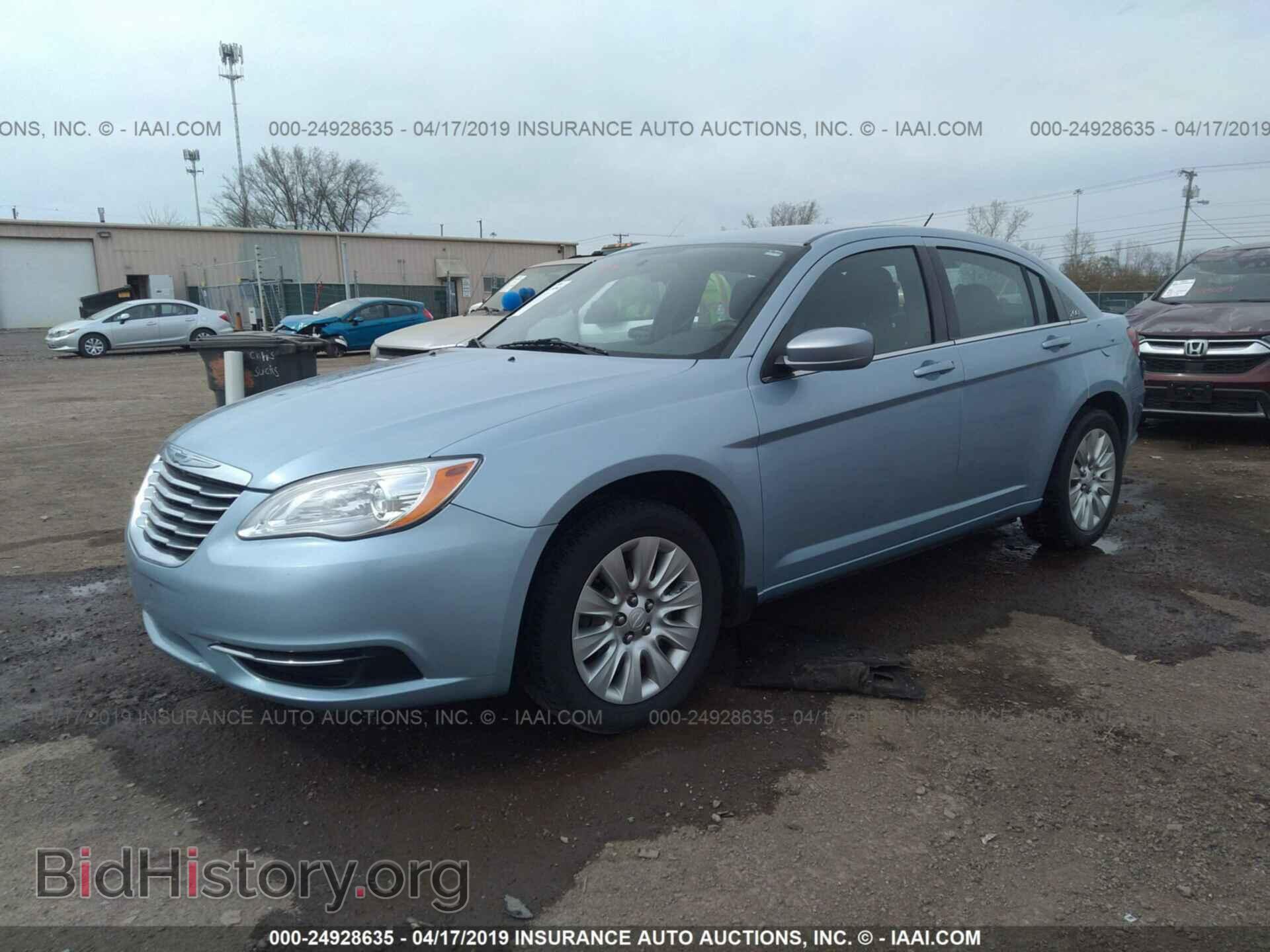 2012 CHRYSLER 200 - VIN: 1C3CCBAB0CN320429 - Фото 2