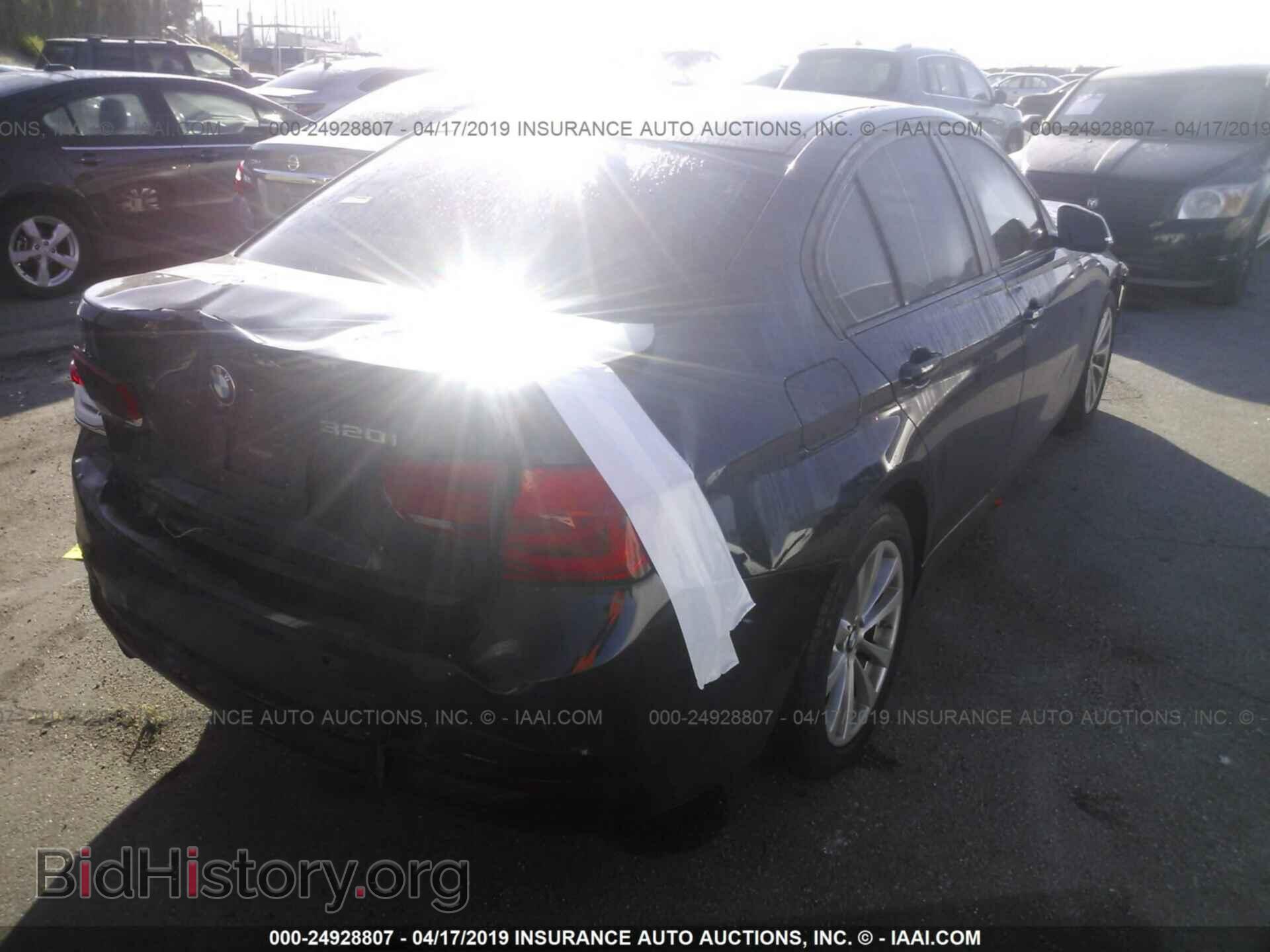 2016 BMW 320 - VIN: WBA8A9C55GK618437 - Photo 4