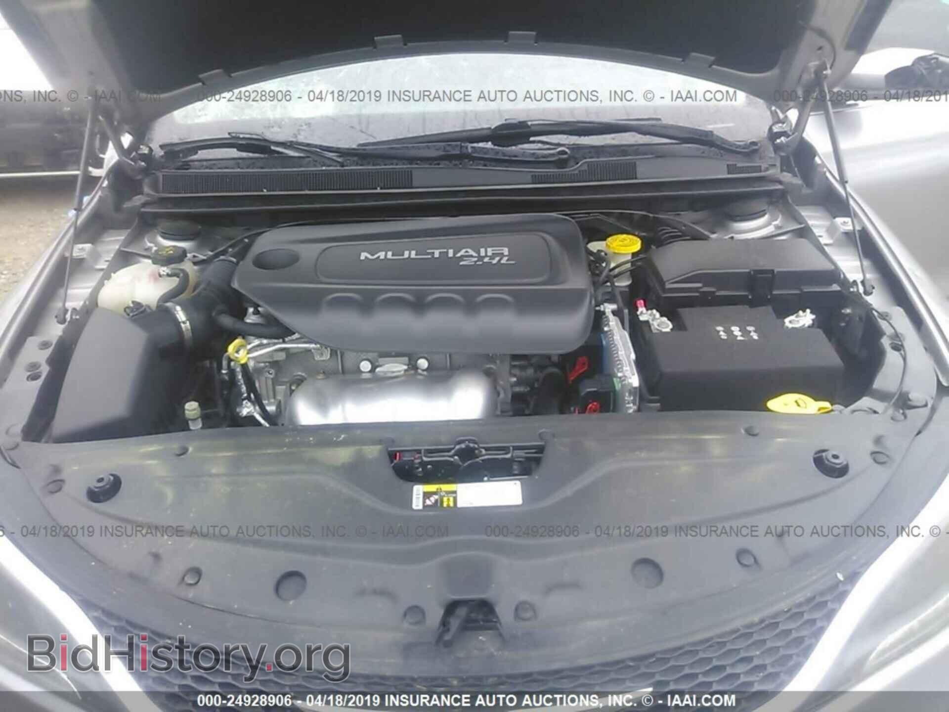 2016 CHRYSLER 200 - VIN: 1C3CCCAB6GN194332 - Фото 10