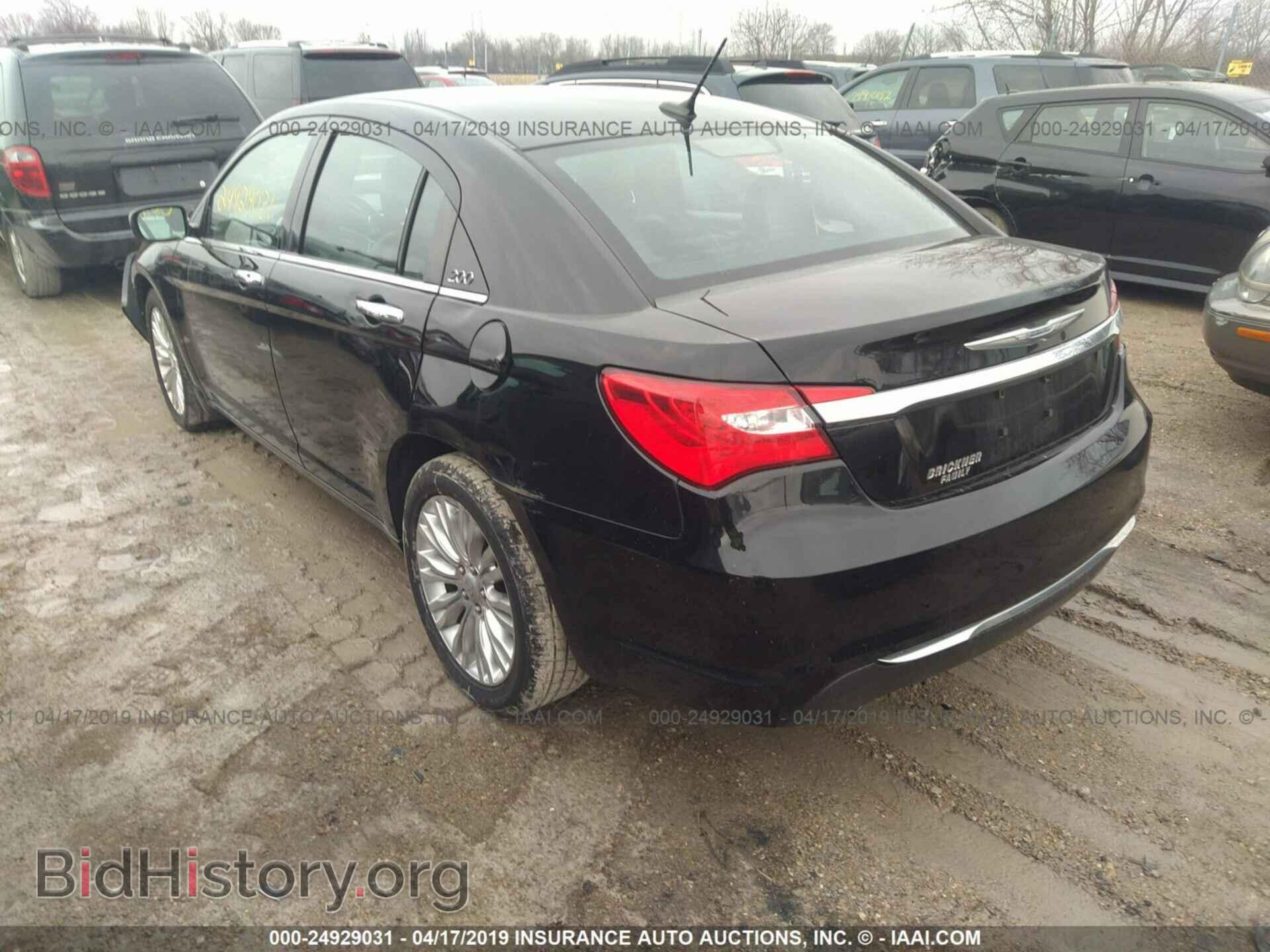 2011 CHRYSLER 200 - VIN: 1C3BC2FG1BN582152 - Фото 3