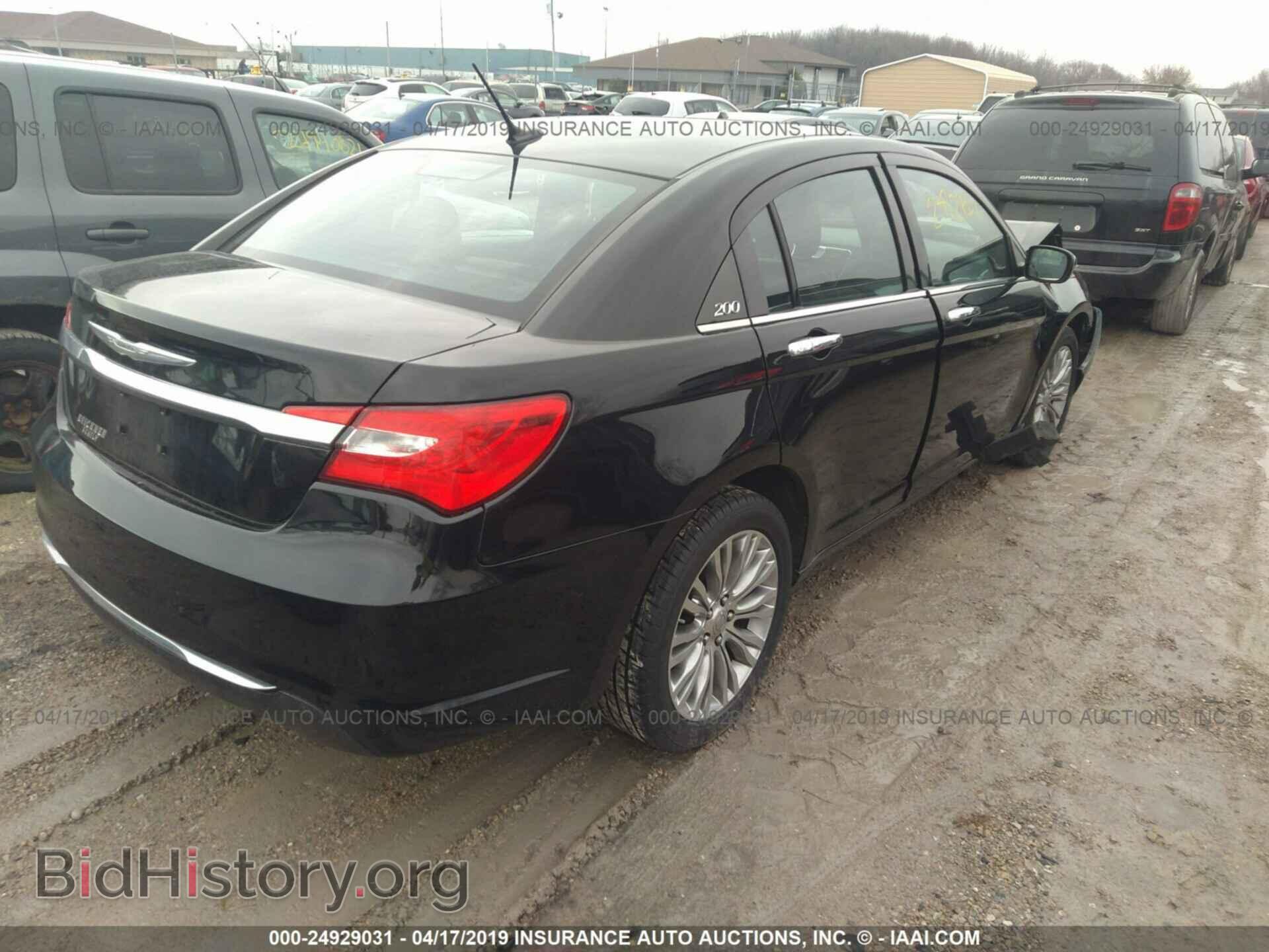 2011 CHRYSLER 200 - VIN: 1C3BC2FG1BN582152 - Фото 4