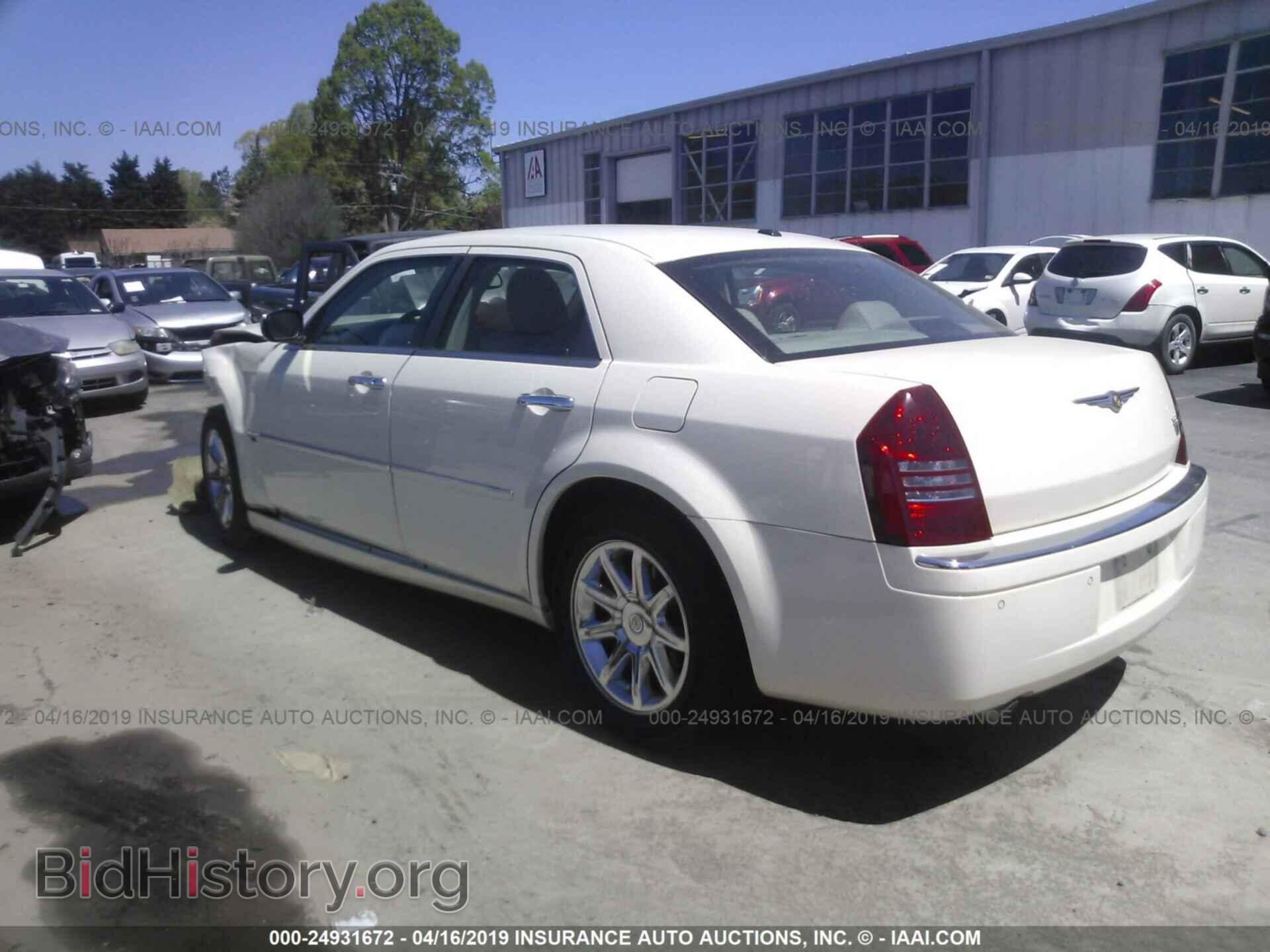 2006 CHRYSLER 300C - VIN: 2C3LA63HX6H423756 - Фото 3