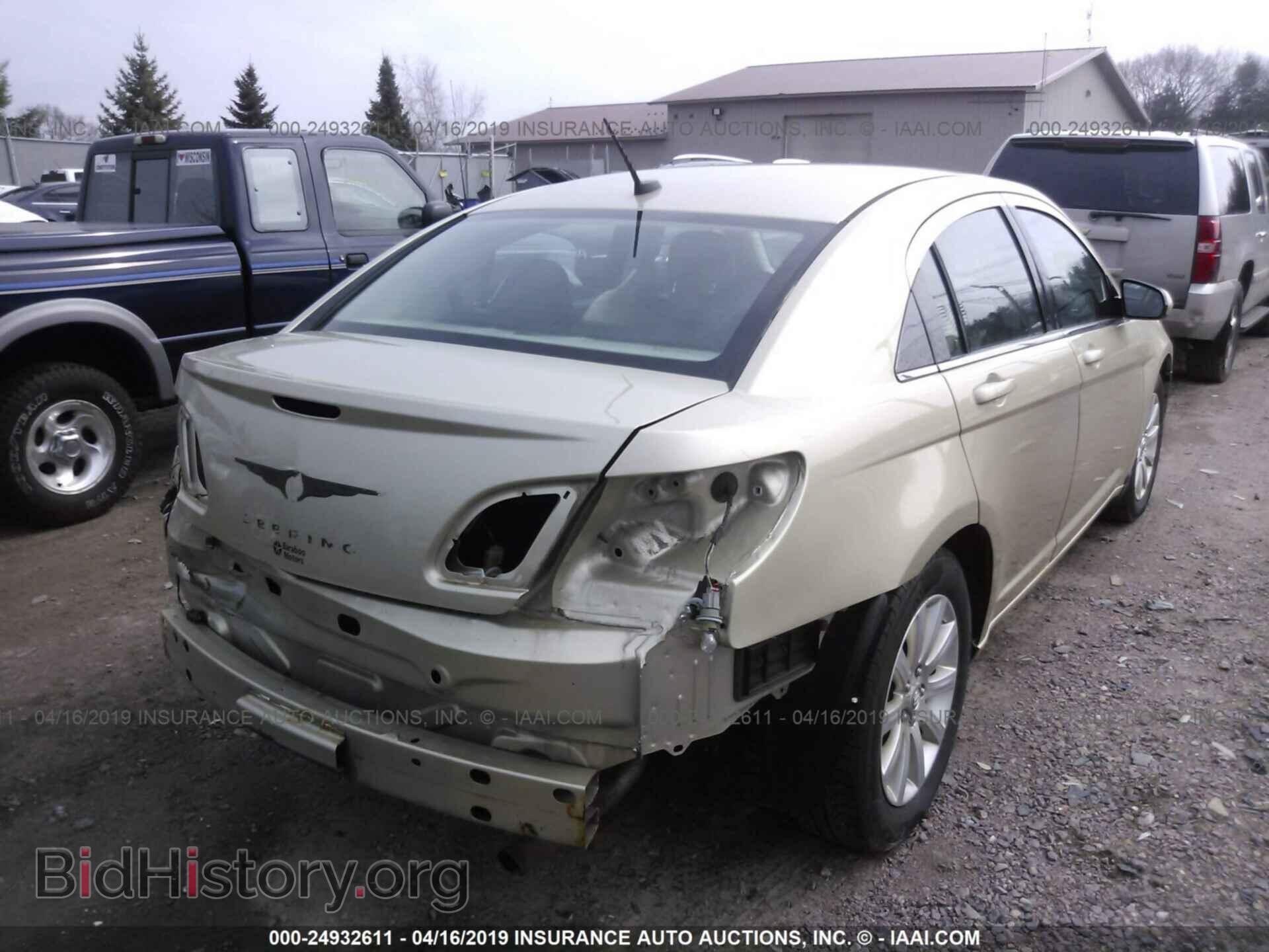 2010 CHRYSLER SEBRING - VIN: 1C3CC5FB0AN224193 - Photo 4