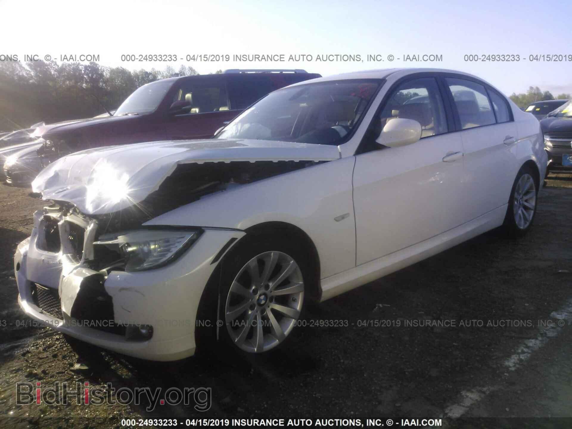 2011 BMW 328 - VIN: WBAPH5C51BA442632 - Фото 2