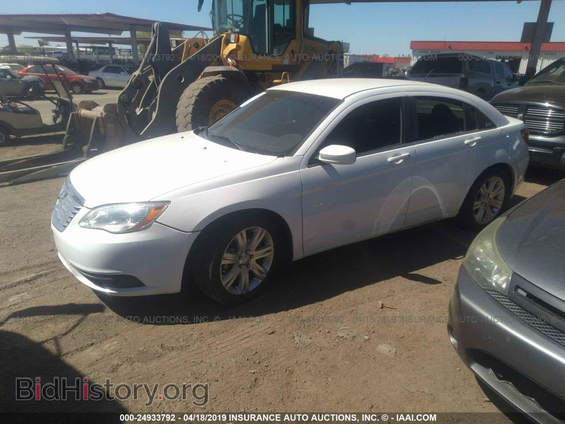 2012 CHRYSLER 200 - VIN: 1C3CCBBG4CN152904 - Фото 2