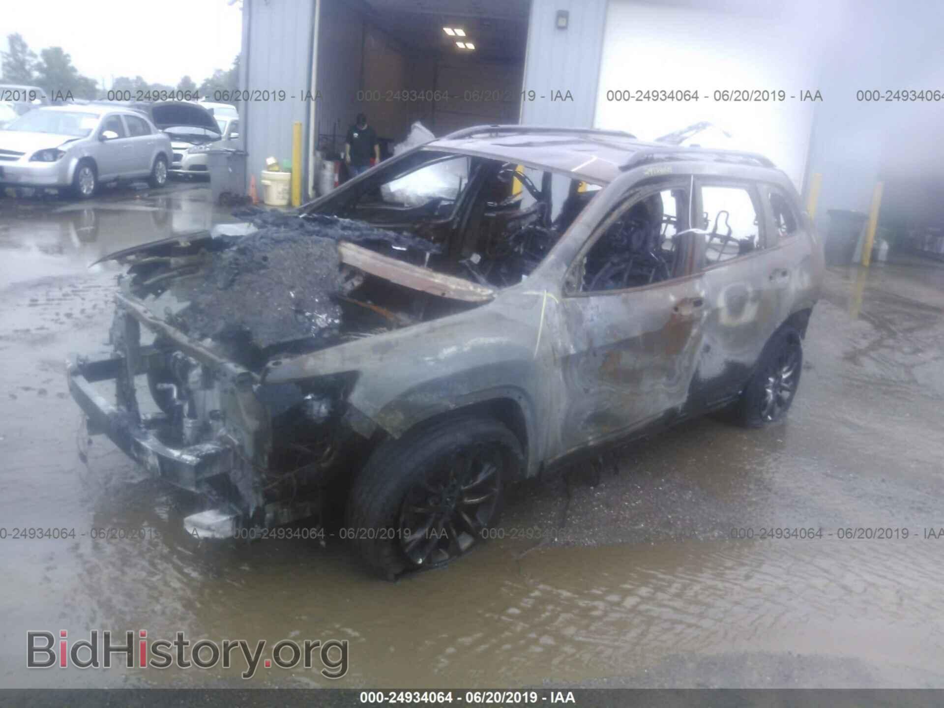 2019 JEEP CHEROKEE - VIN: 1C4PJLLB8KD262080 - Фото 2