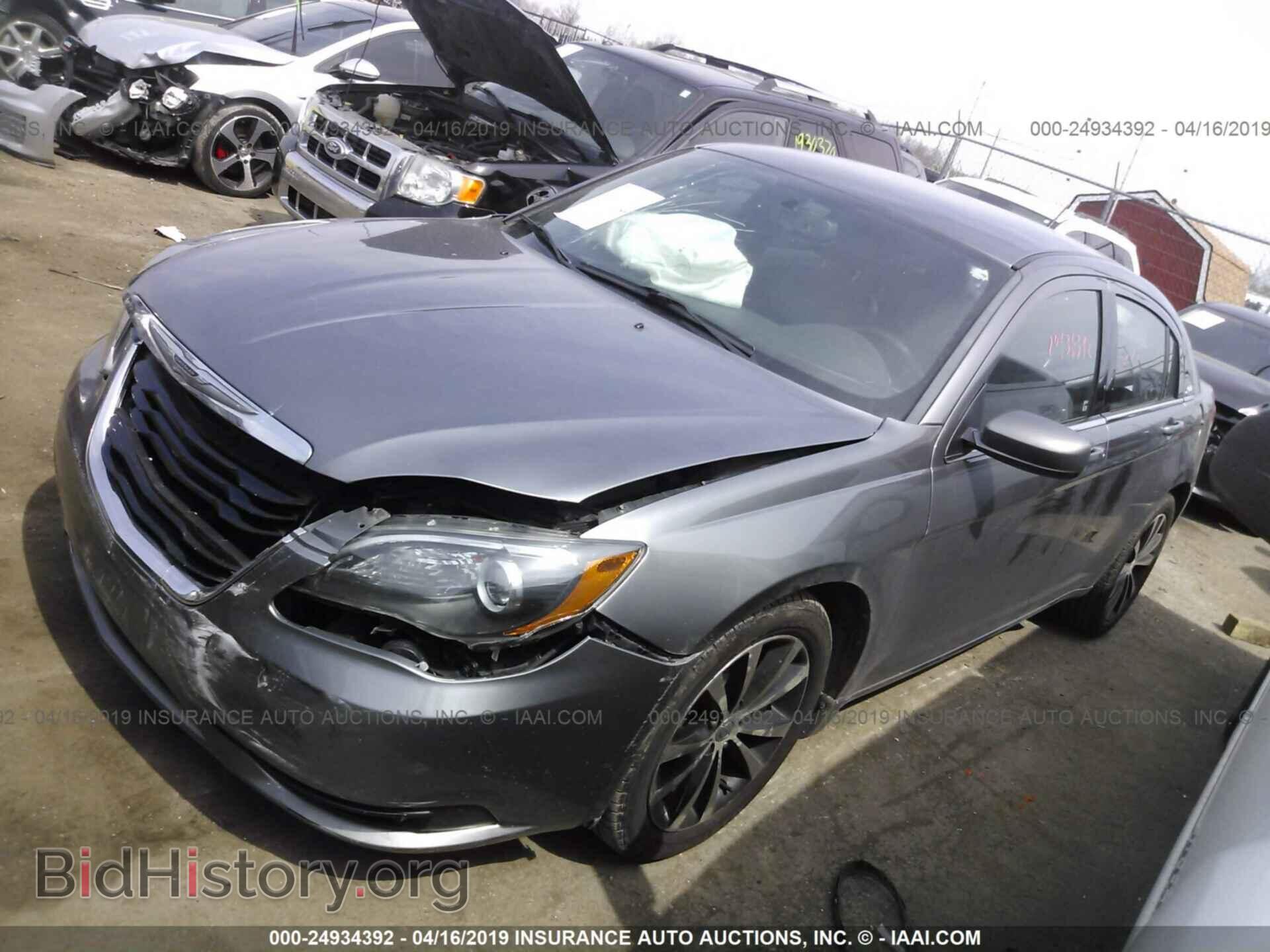 2013 CHRYSLER 200 - VIN: 1C3CCBCG5DN715538 - Фото 2