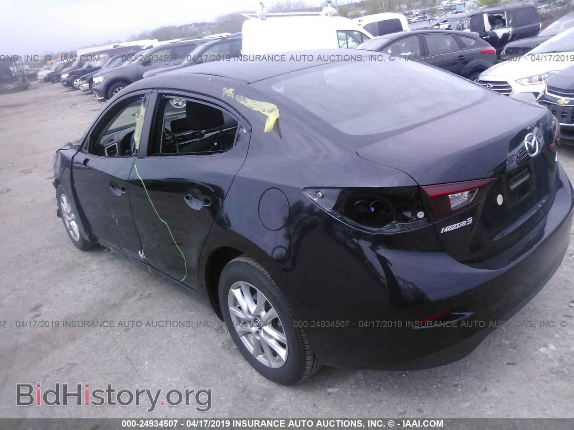 2018 MAZDA 3 - VIN: 3MZBN1U74JM195832 - Фото 3
