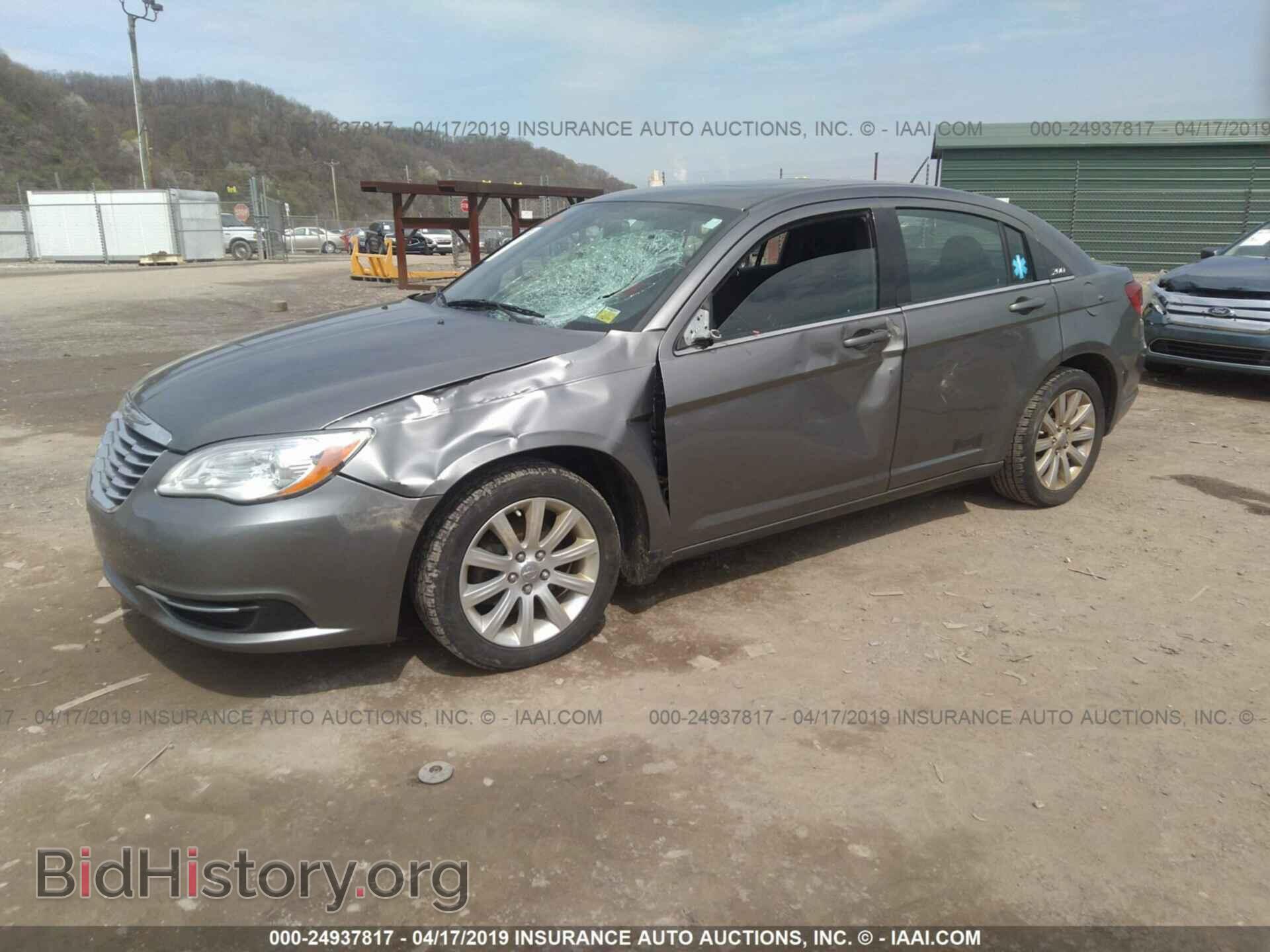 2012 CHRYSLER 200 - VIN: 1C3CCBBG0CN233818 - Фото 2