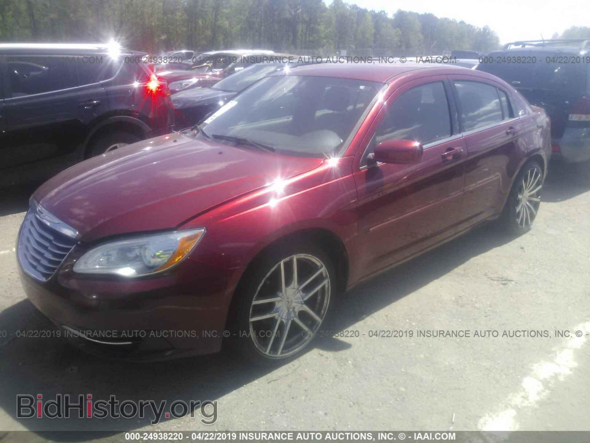 2013 CHRYSLER 200 - VIN: 1C3CCBBB7DN666428 - Photo 2