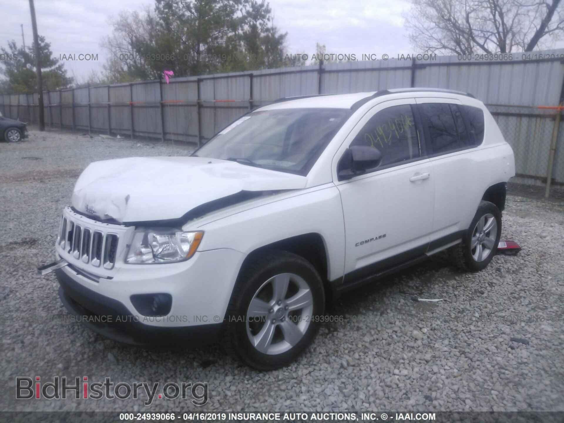 2011 JEEP COMPASS - VIN: 1J4NT1FAXBD245509 - Фото 2