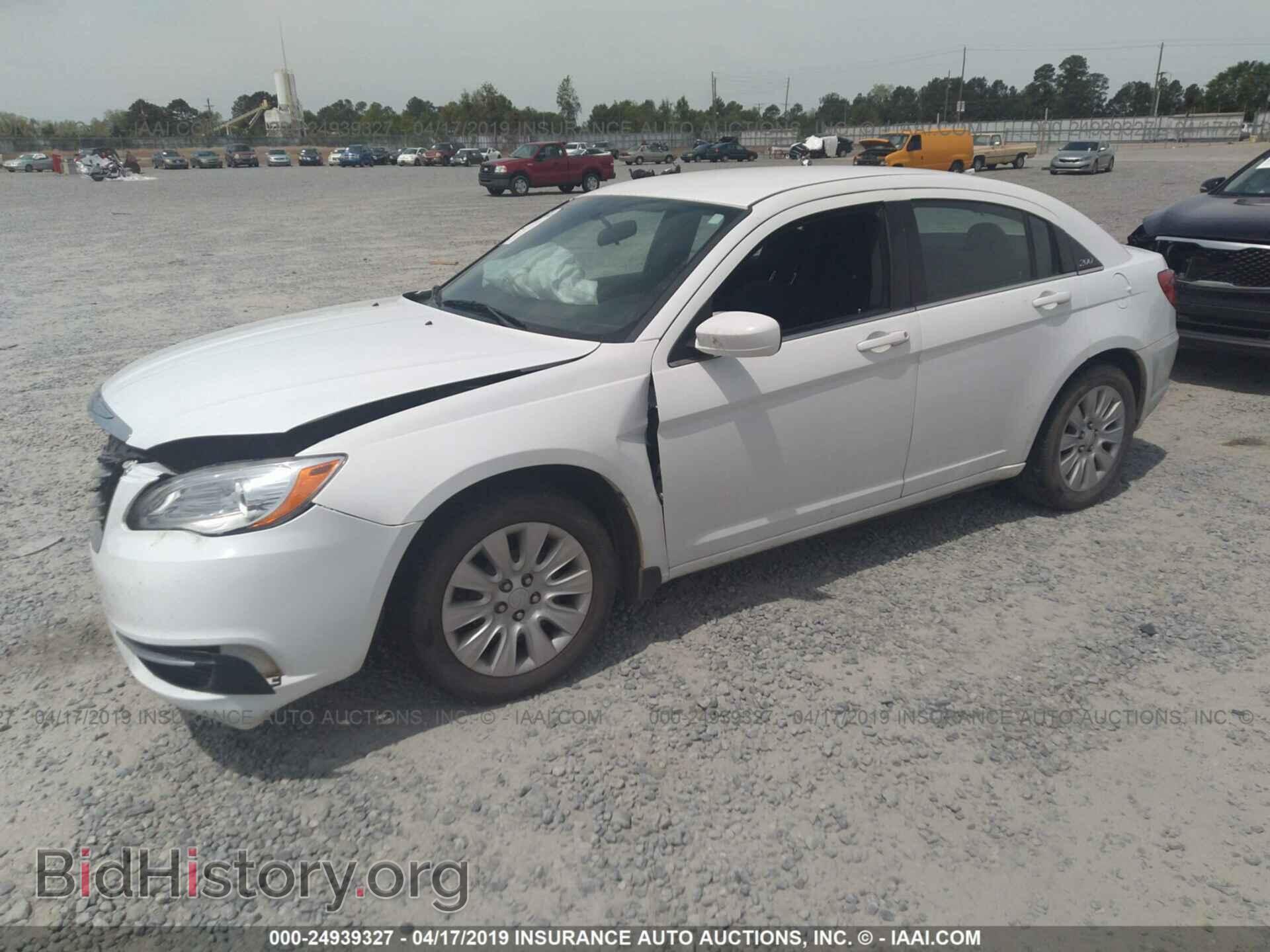 2014 CHRYSLER 200 - VIN: 1C3CCBAB9EN236855 - Фото 2