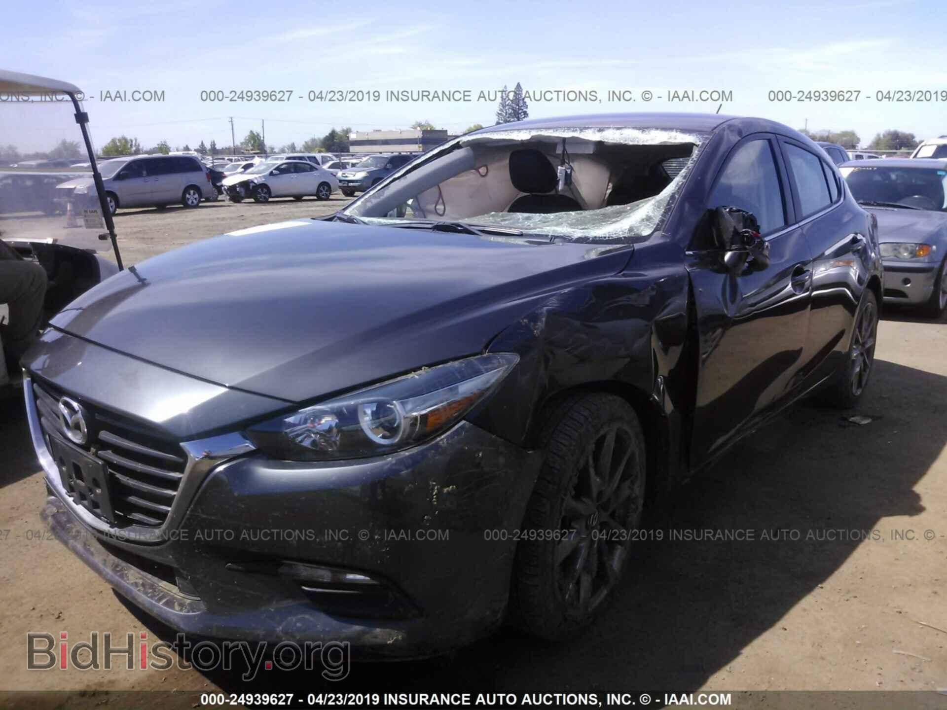 2018 MAZDA 3 - VIN: 3MZBN1L38JM185755 - Фото 2