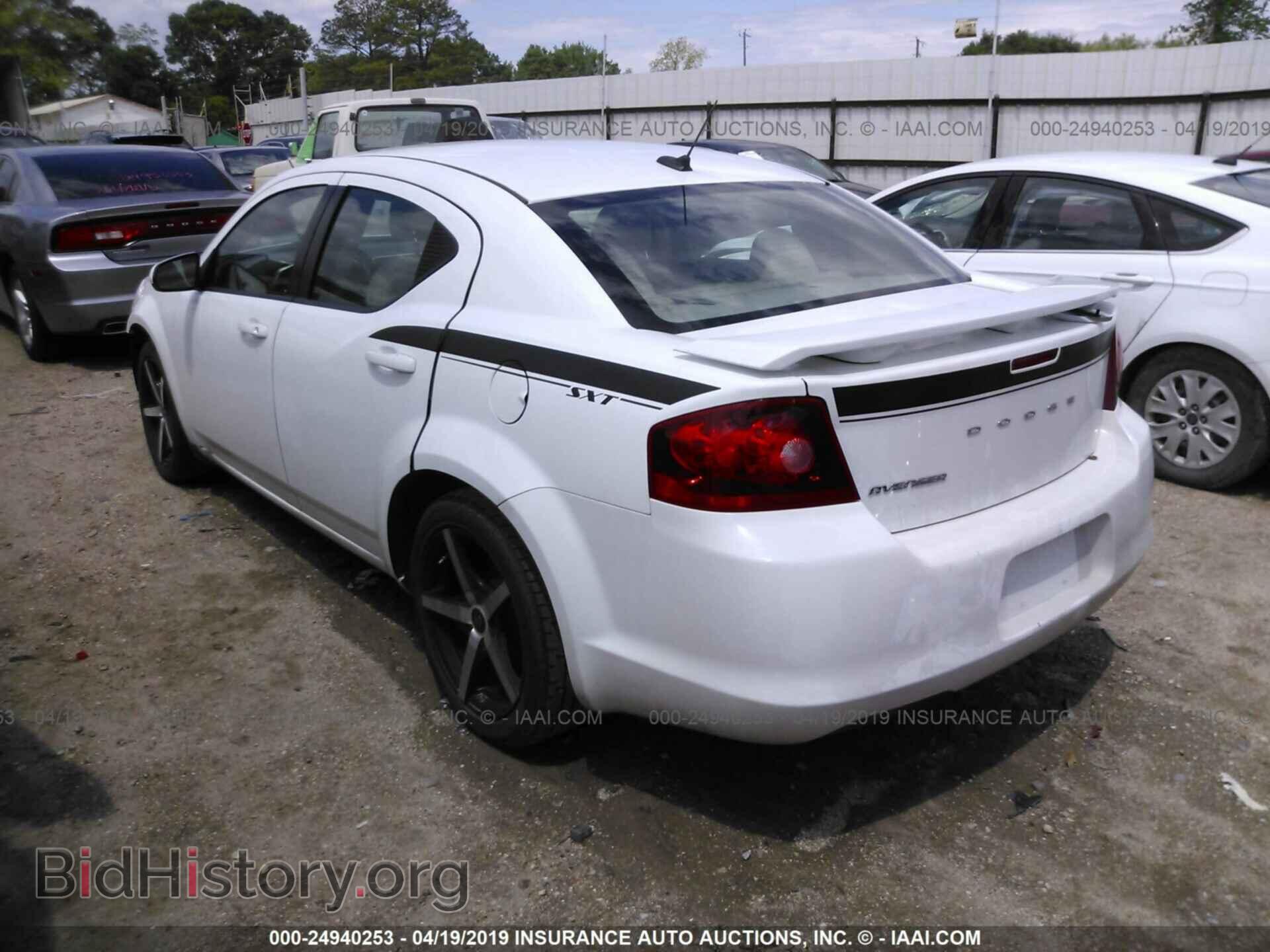 2011 DODGE AVENGER - VIN: 1B3BD2FB2BN587214 - Фото 3