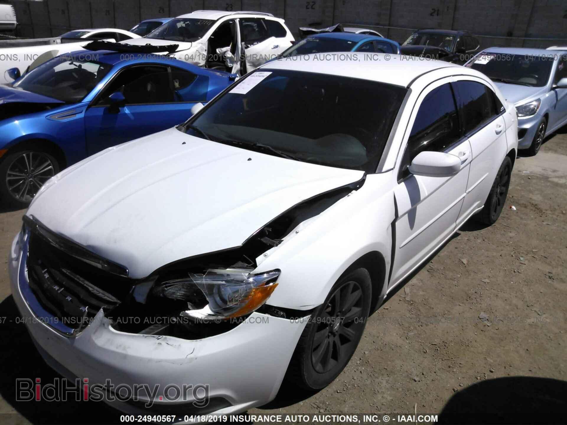 2013 CHRYSLER 200 - VIN: 1C3CCBBG3DN717774 - Фото 2