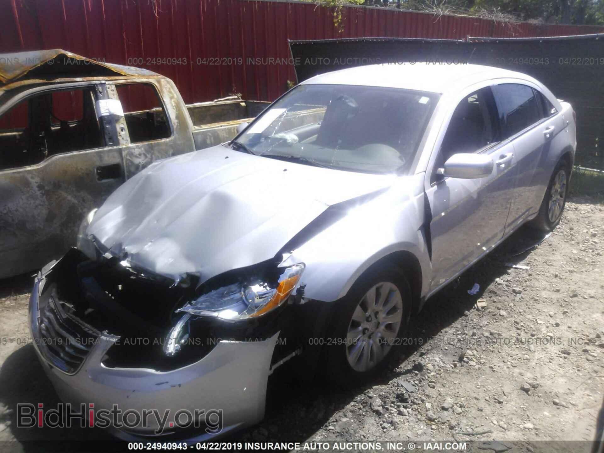2012 CHRYSLER 200 - VIN: 1C3CCBAG0CN184220 - Фото 2