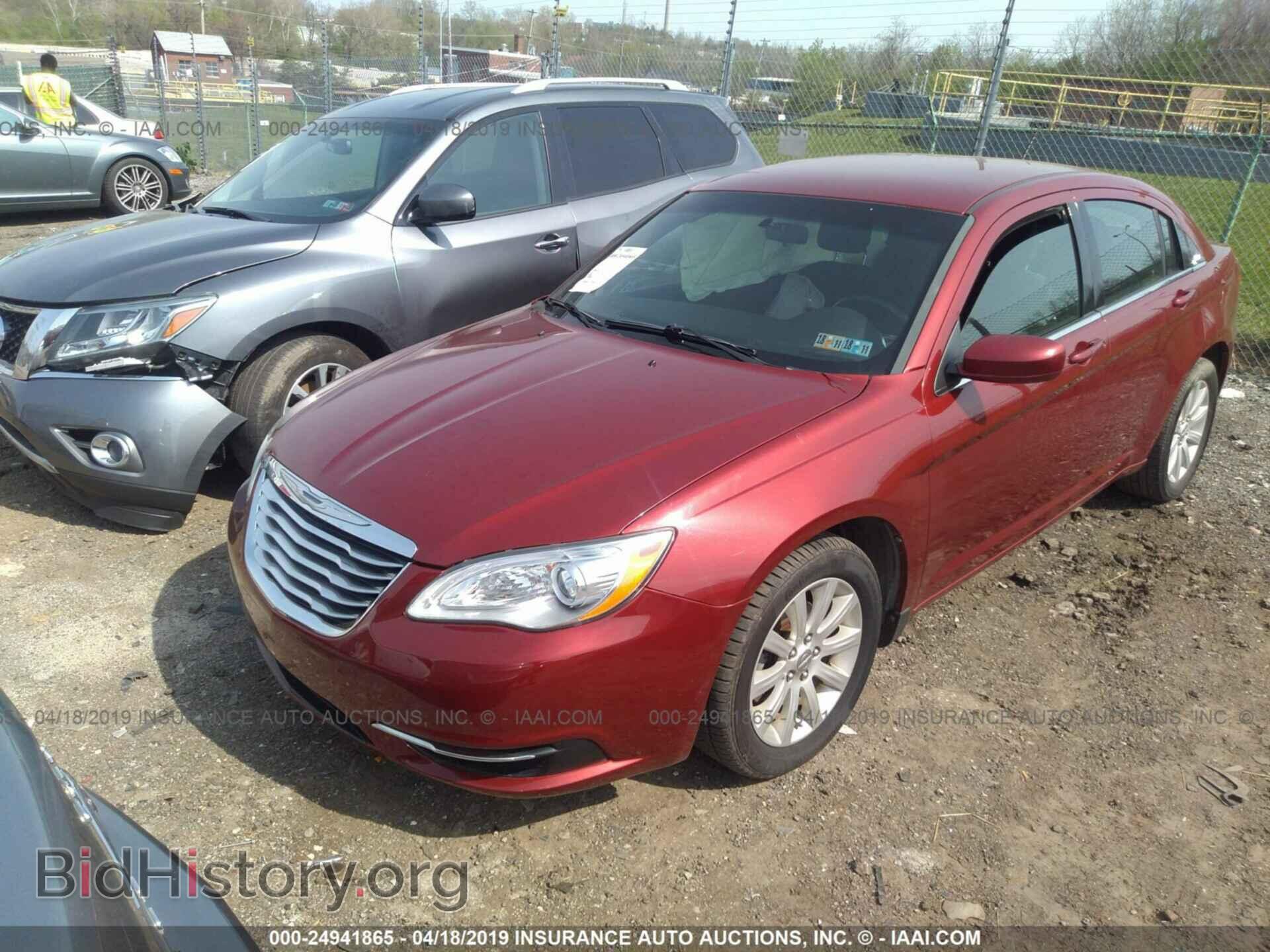 2013 CHRYSLER 200 - VIN: 1C3CCBBB8DN570596 - Photo 2