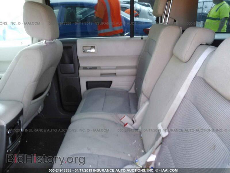 2011 Ford FLEX (VIN 2FMGK5BC4BBD33487) — photo 8 of 10