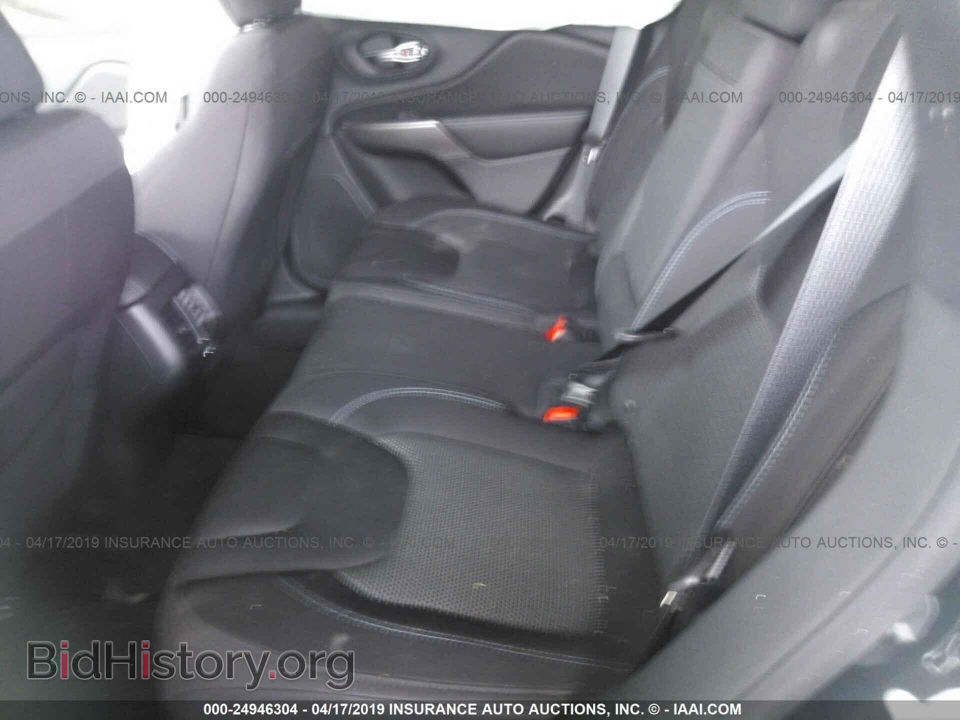 2019 JEEP CHEROKEE - VIN: 1C4PJLCB3KD247521 - Photo 8