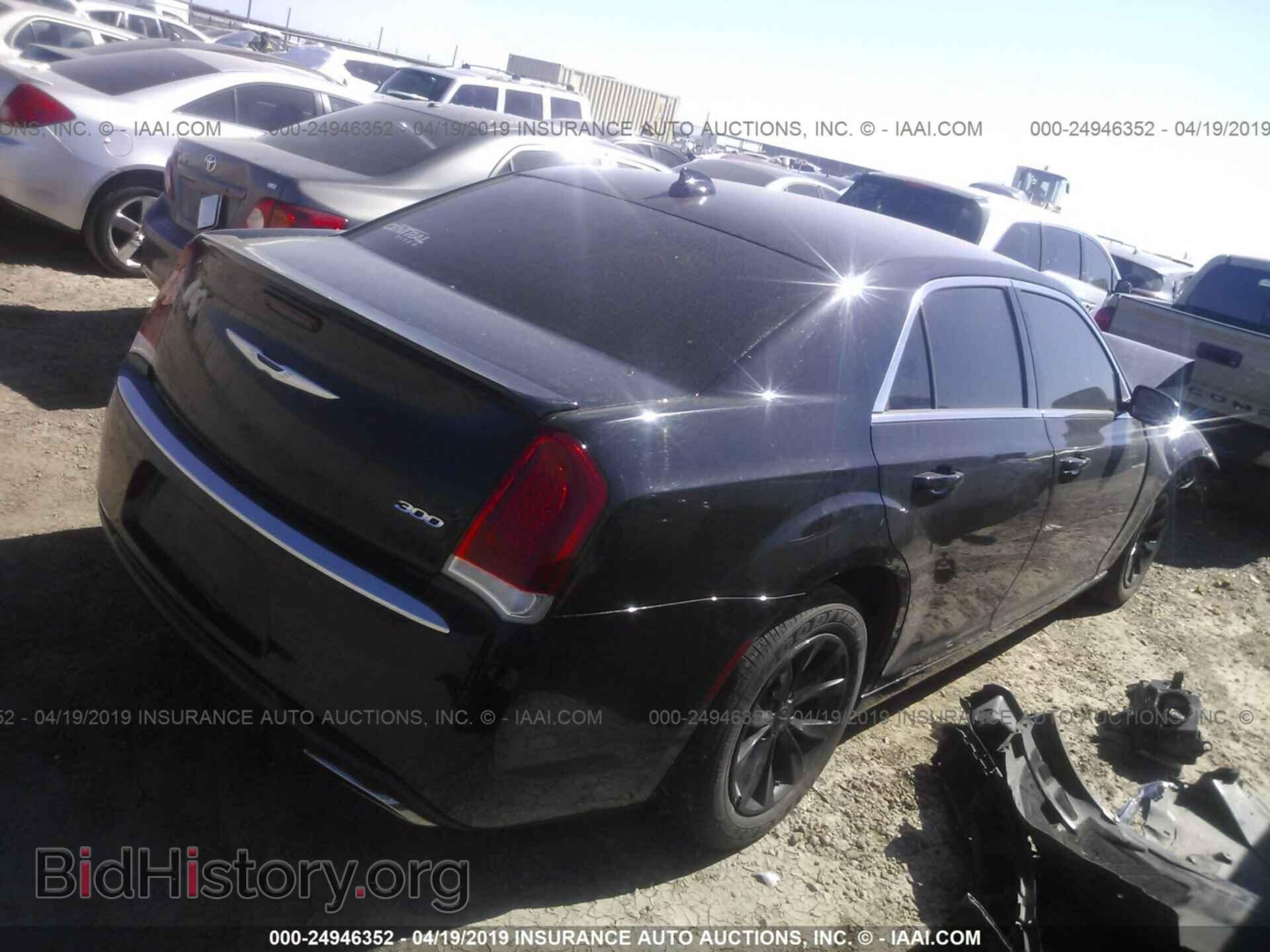 2015 CHRYSLER 300 - VIN: 2C3CCAAG5FH881602 - Фото 4