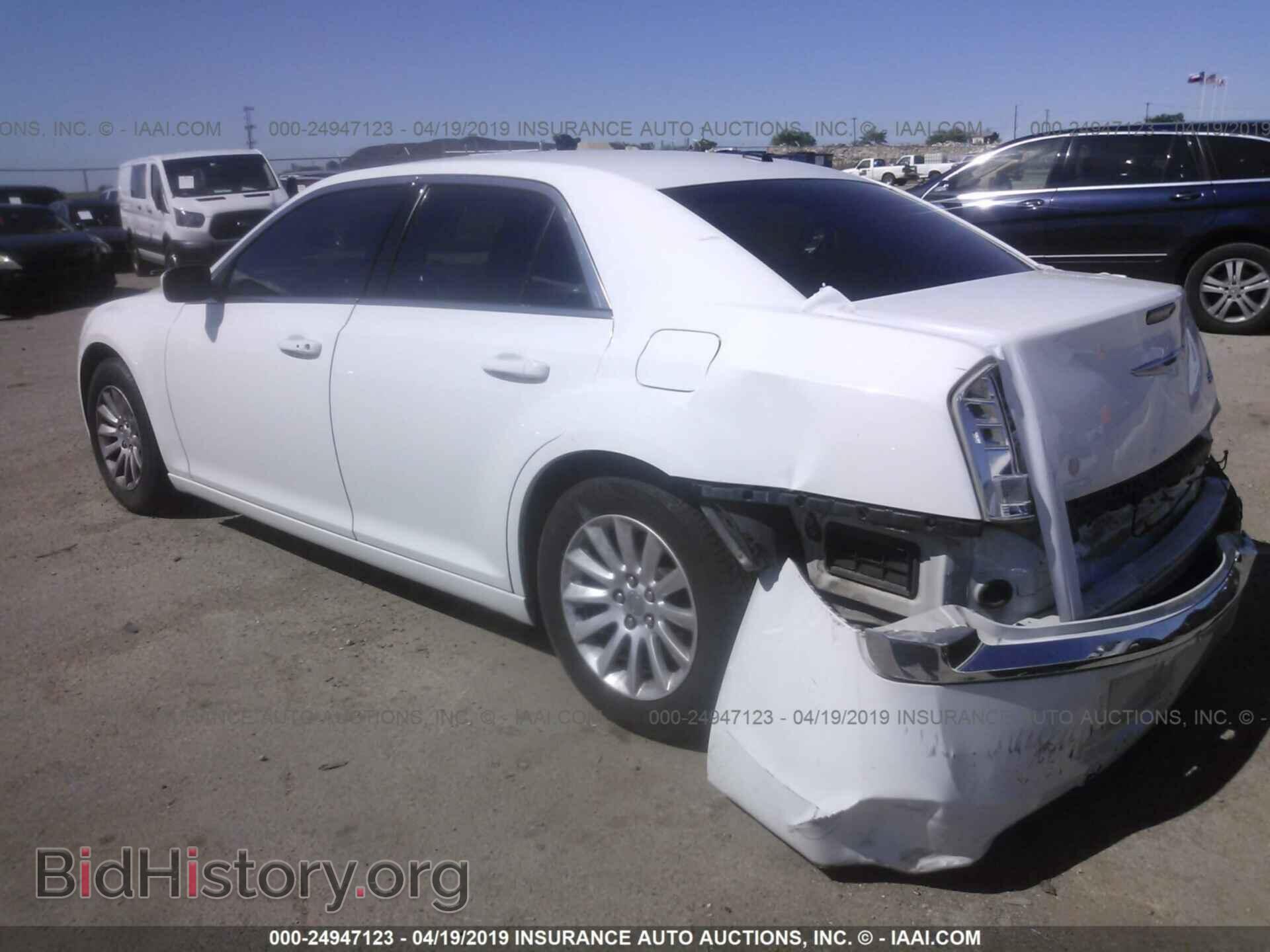 2013 CHRYSLER 300 - VIN: 2C3CCAAG1DH527864 - Фото 3