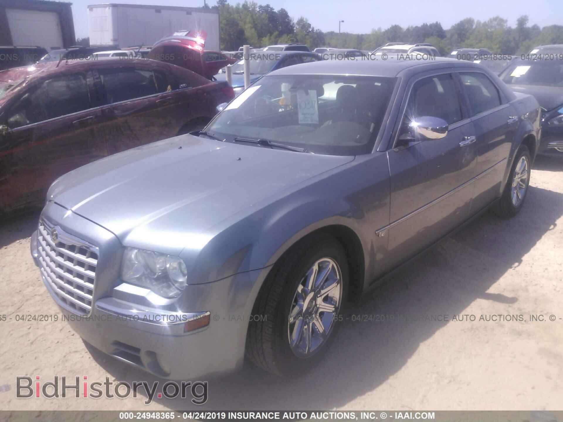 2006 CHRYSLER 300C - VIN: 2C3KA63H96H220093 - Фото 2